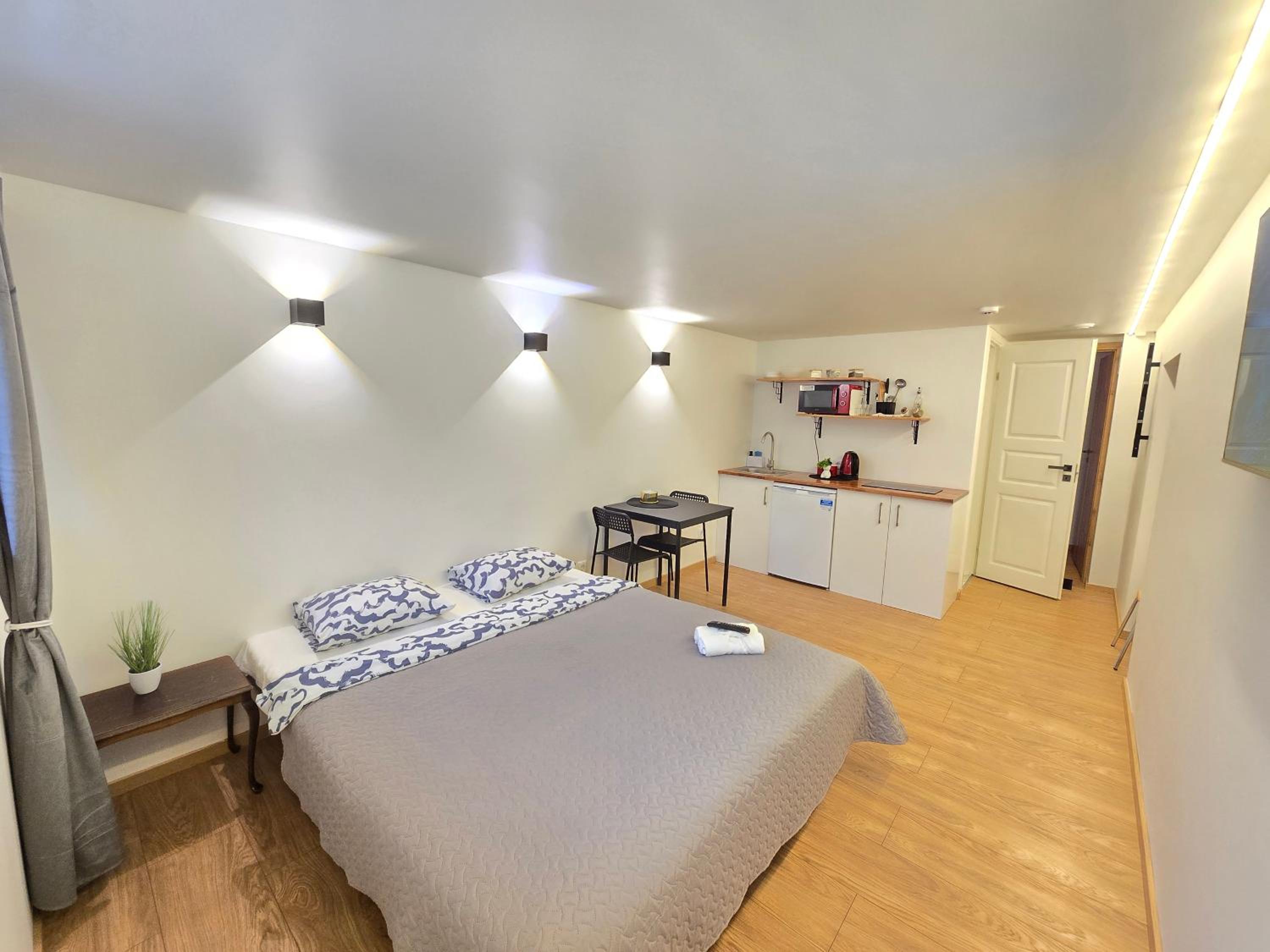 T7 studio apartment