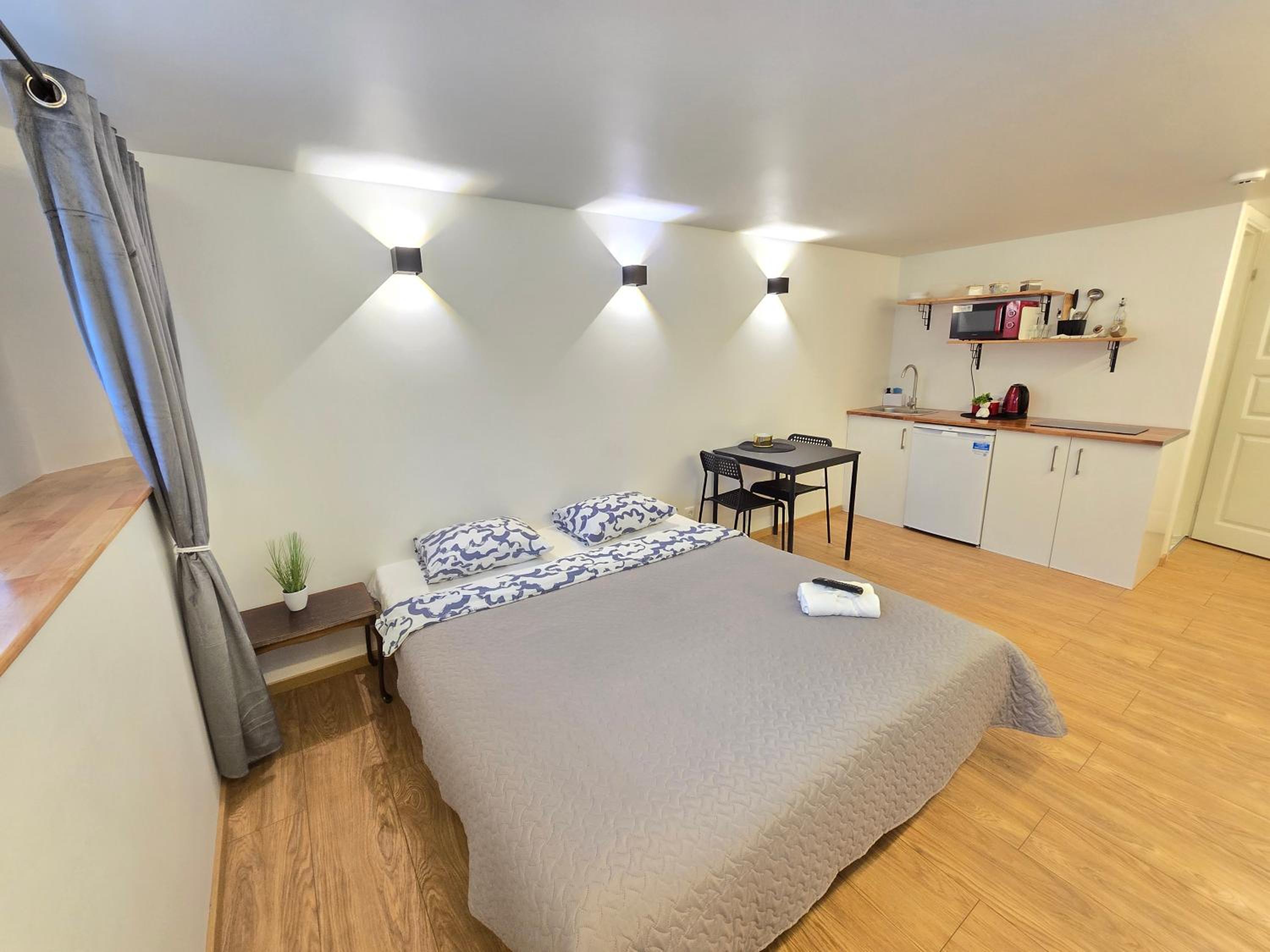 T7 studio apartment