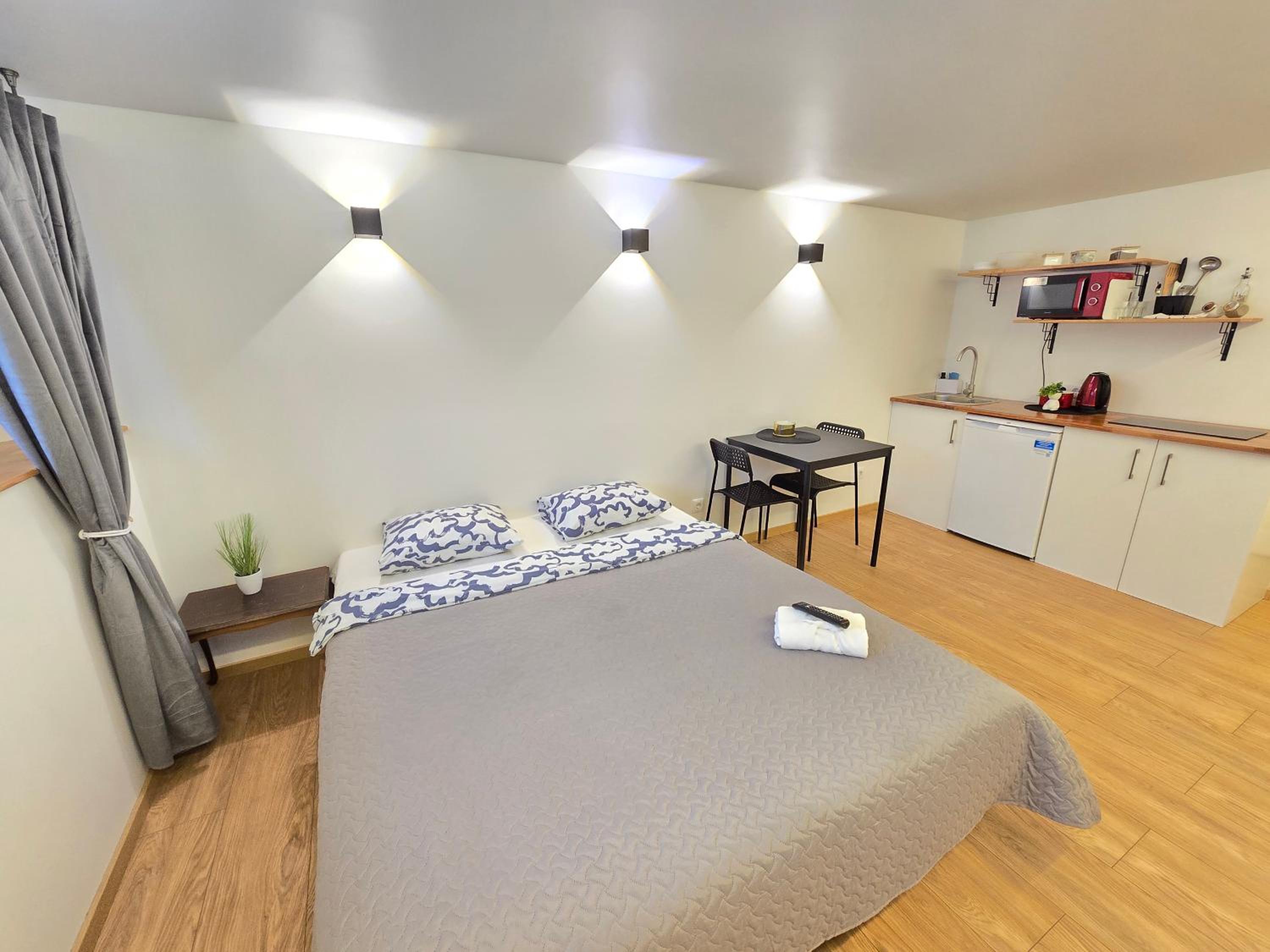 T7 studio apartment