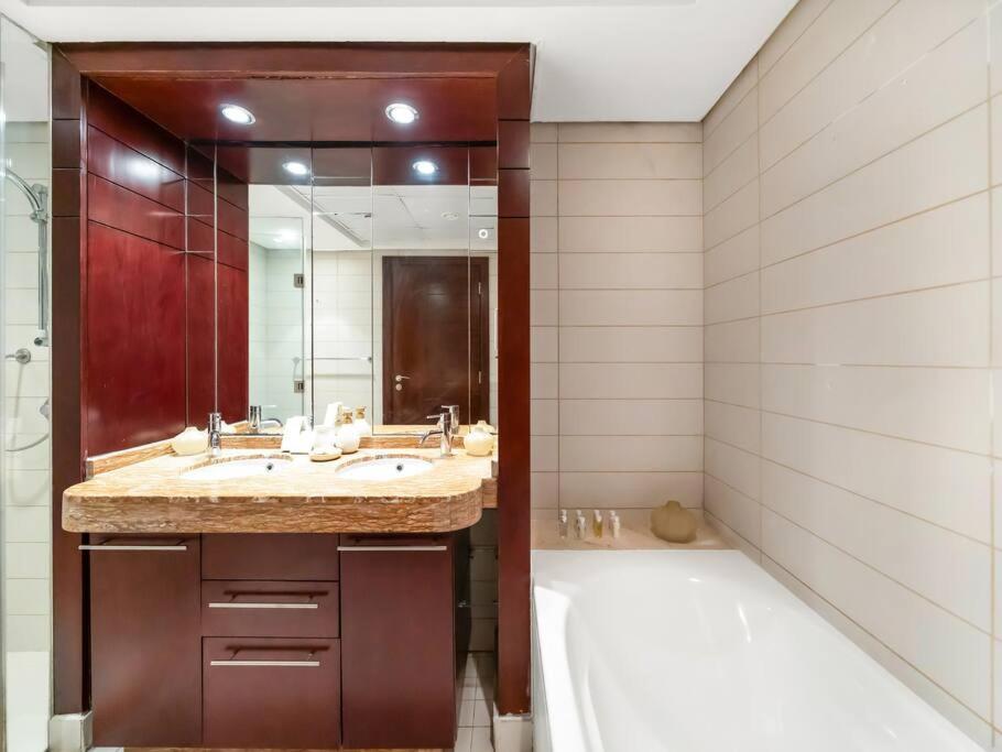 Royal Vista - Luxury 2BR Apartment at Burj Views Tower A - Downtown