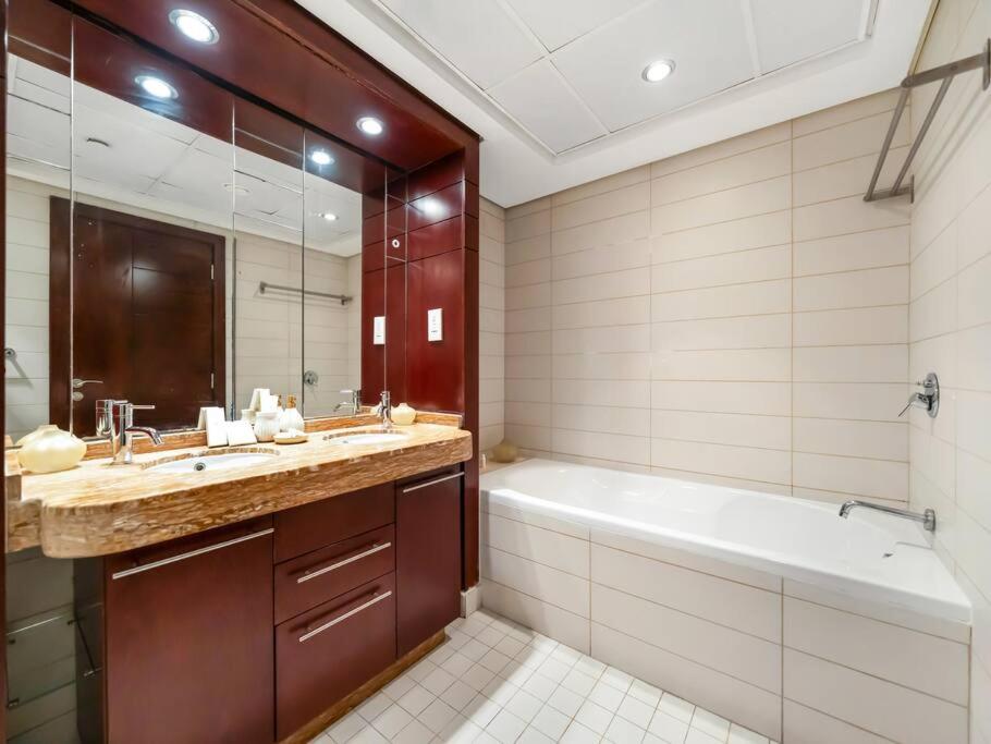 Royal Vista - Luxury 2BR Apartment at Burj Views Tower A - Downtown