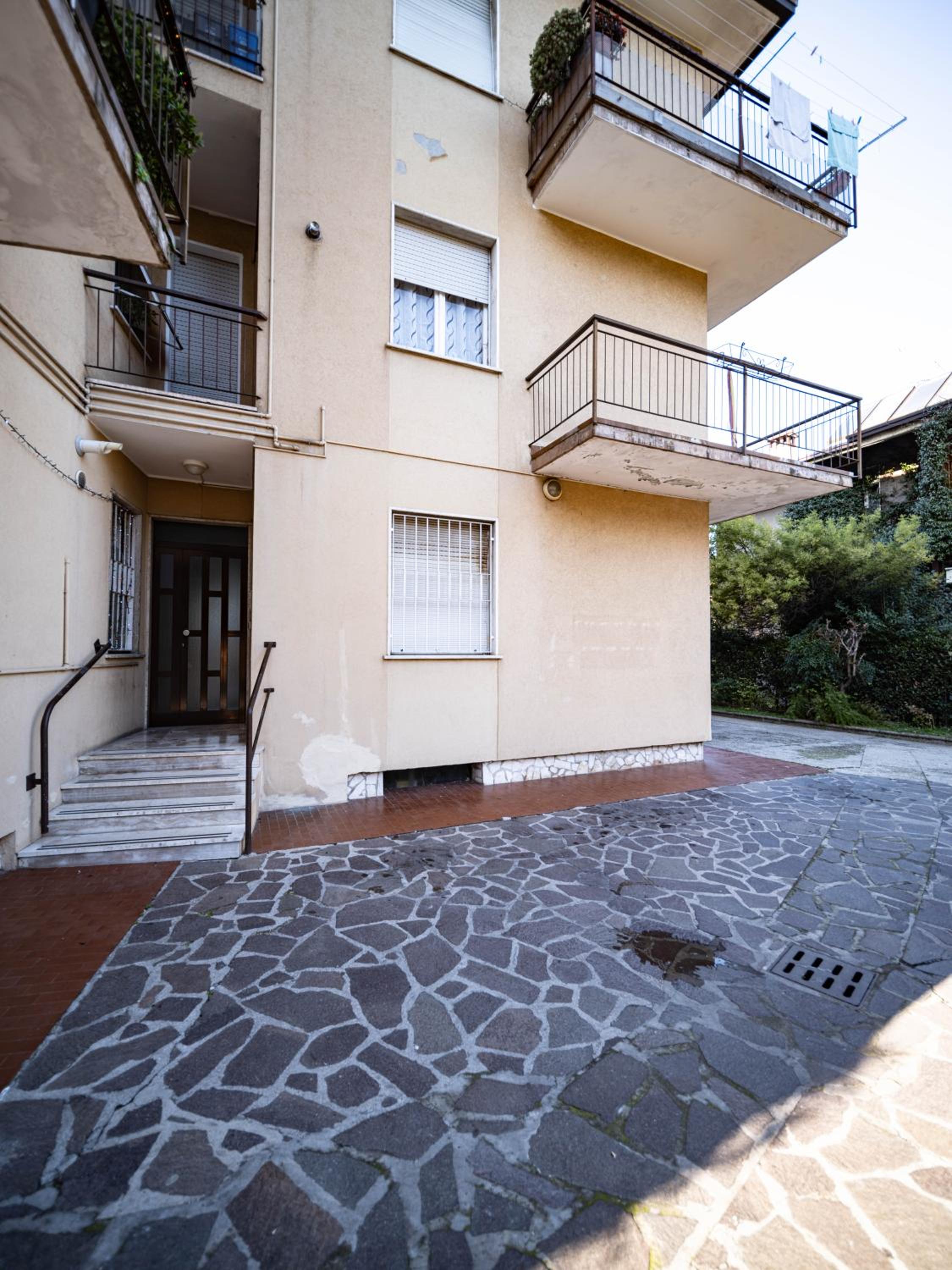 Hotel Spazioso Trilocale Vicino Alla Stazione A Pochi Passi Dal Lago