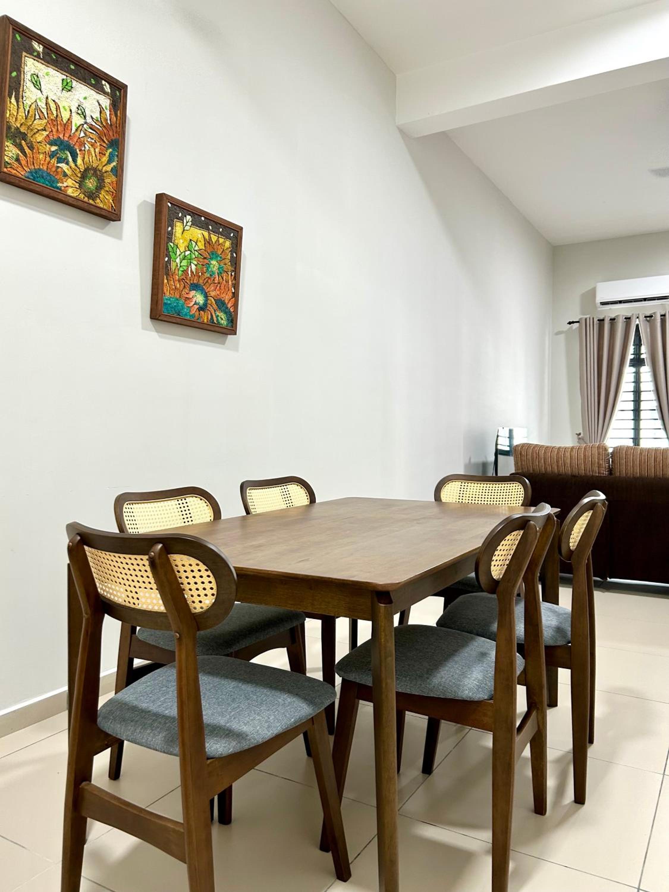 New Cozy 4-bedroom Terrace Home photo 8
