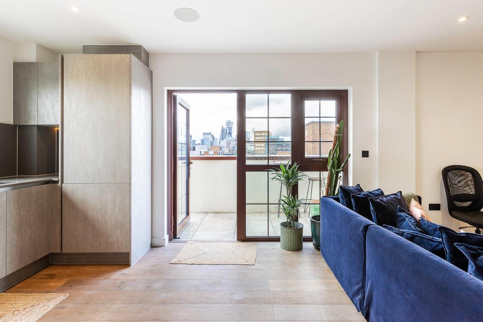 City View Spacious 2 bedroom Penthouse