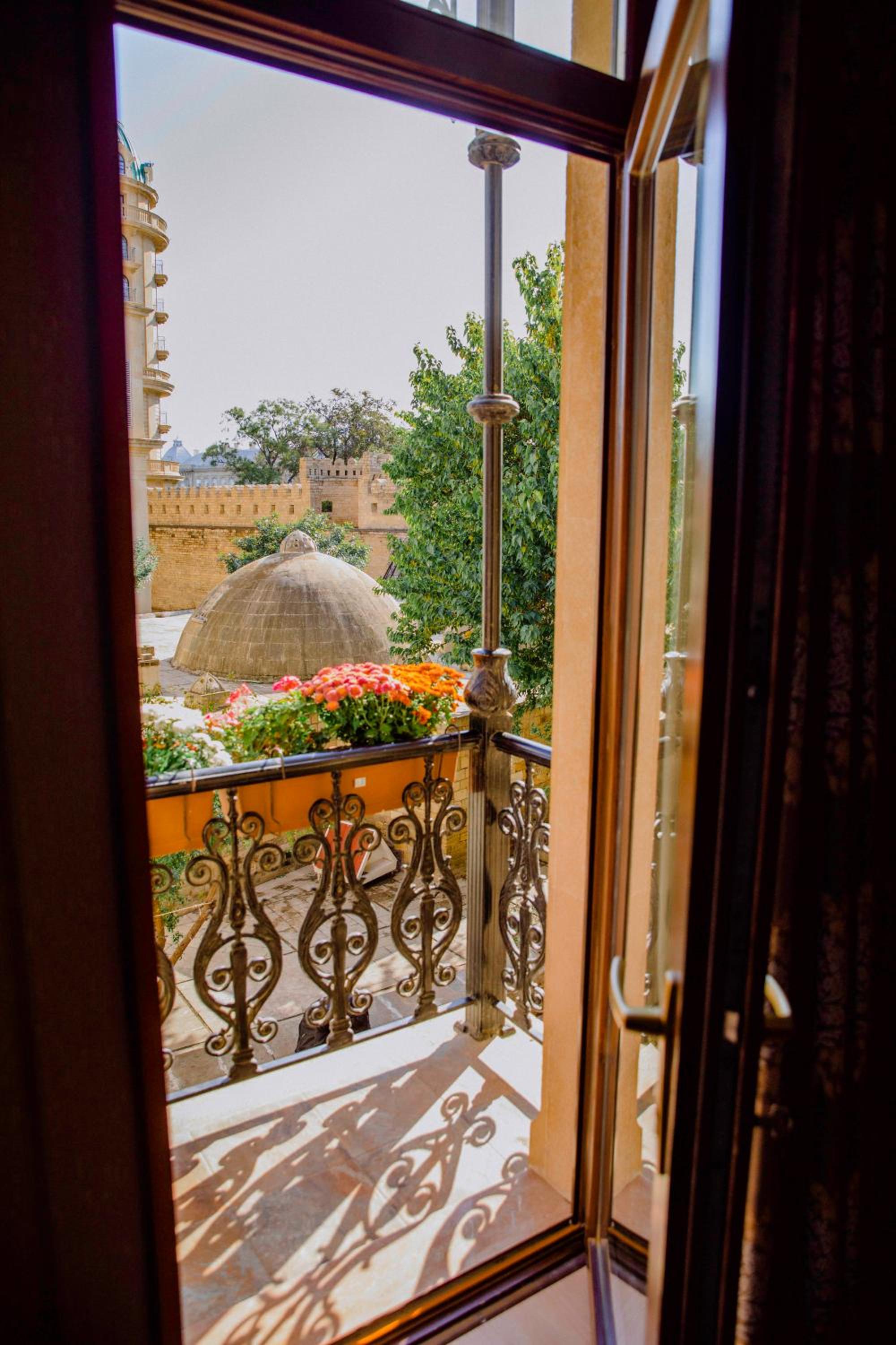 Royal Antique Boutique Hotel