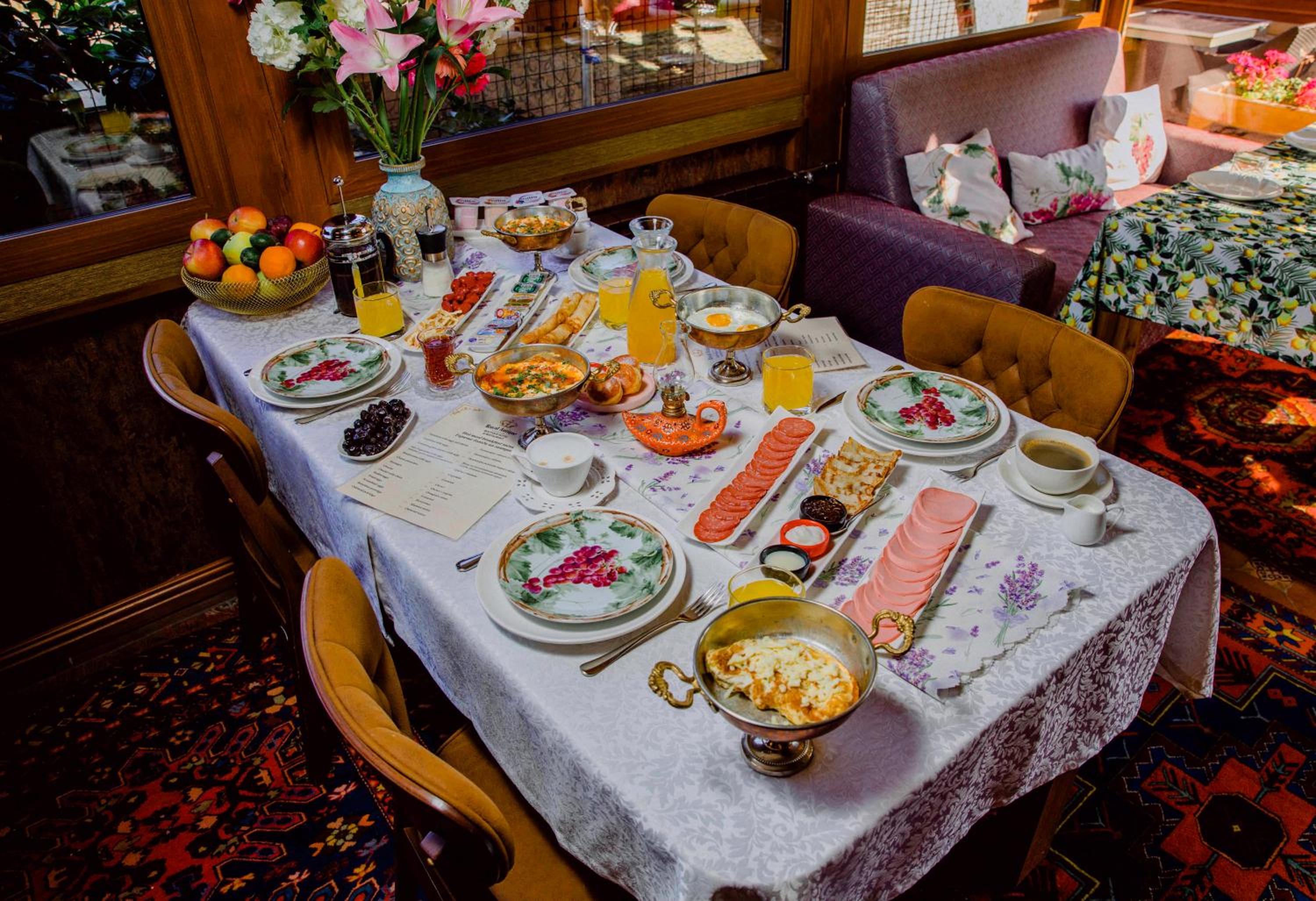 Royal Antique Boutique Hotel