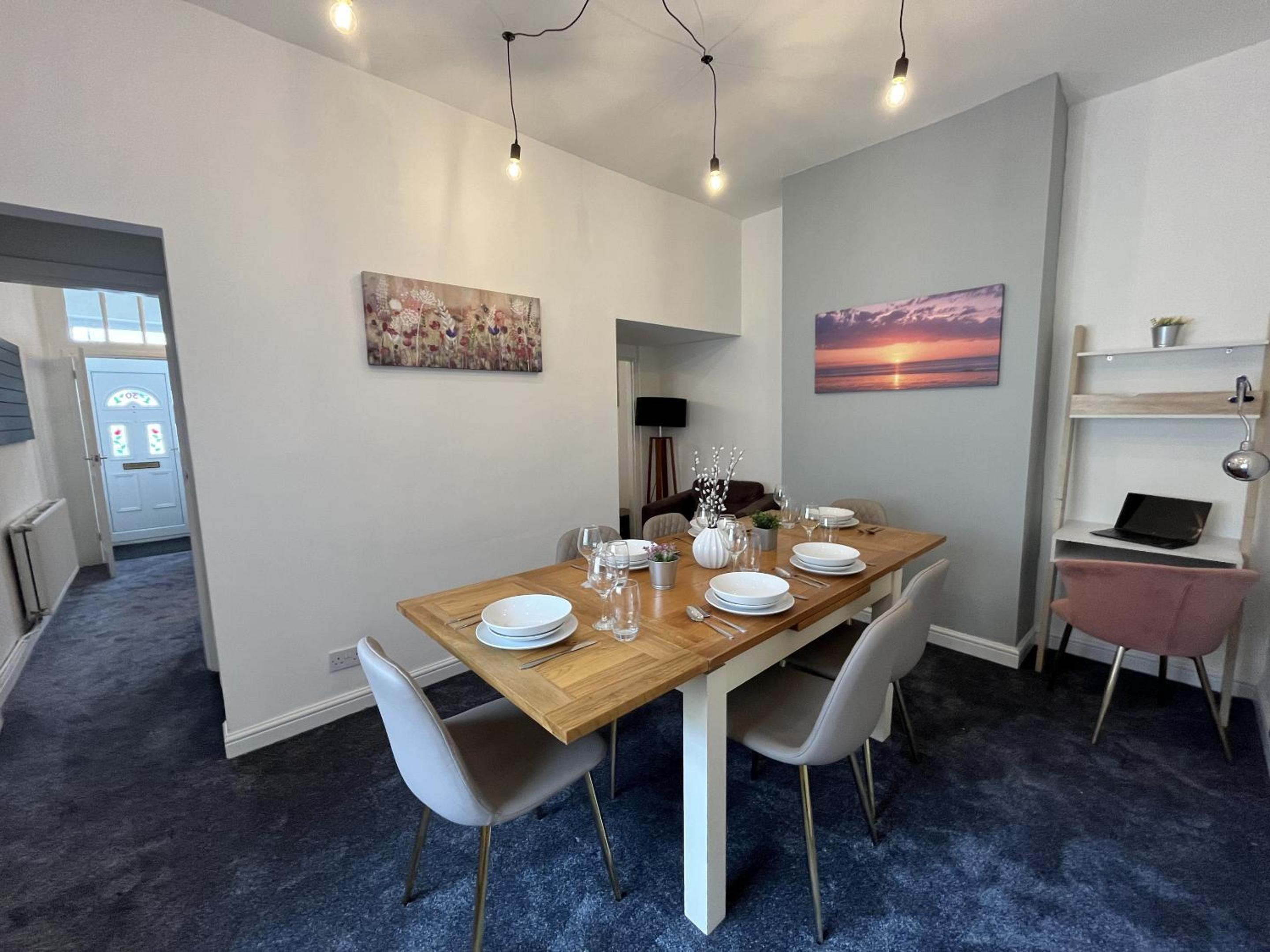 Modernised 3-bedroom Blackburn townhouse sleeps 6 view 5