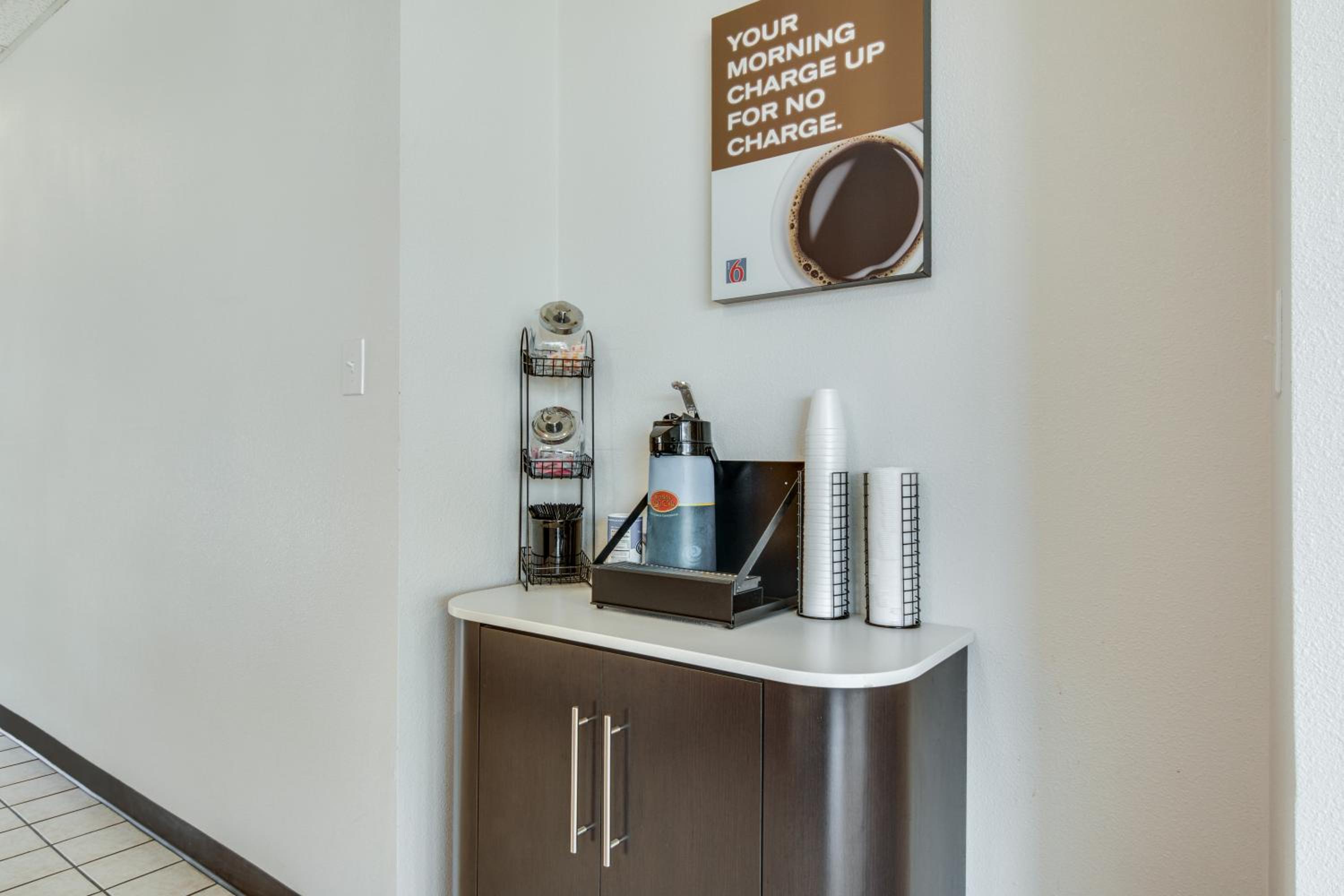 Longview Vacations - Motel 6-Longview, TX - North - Property Image 8