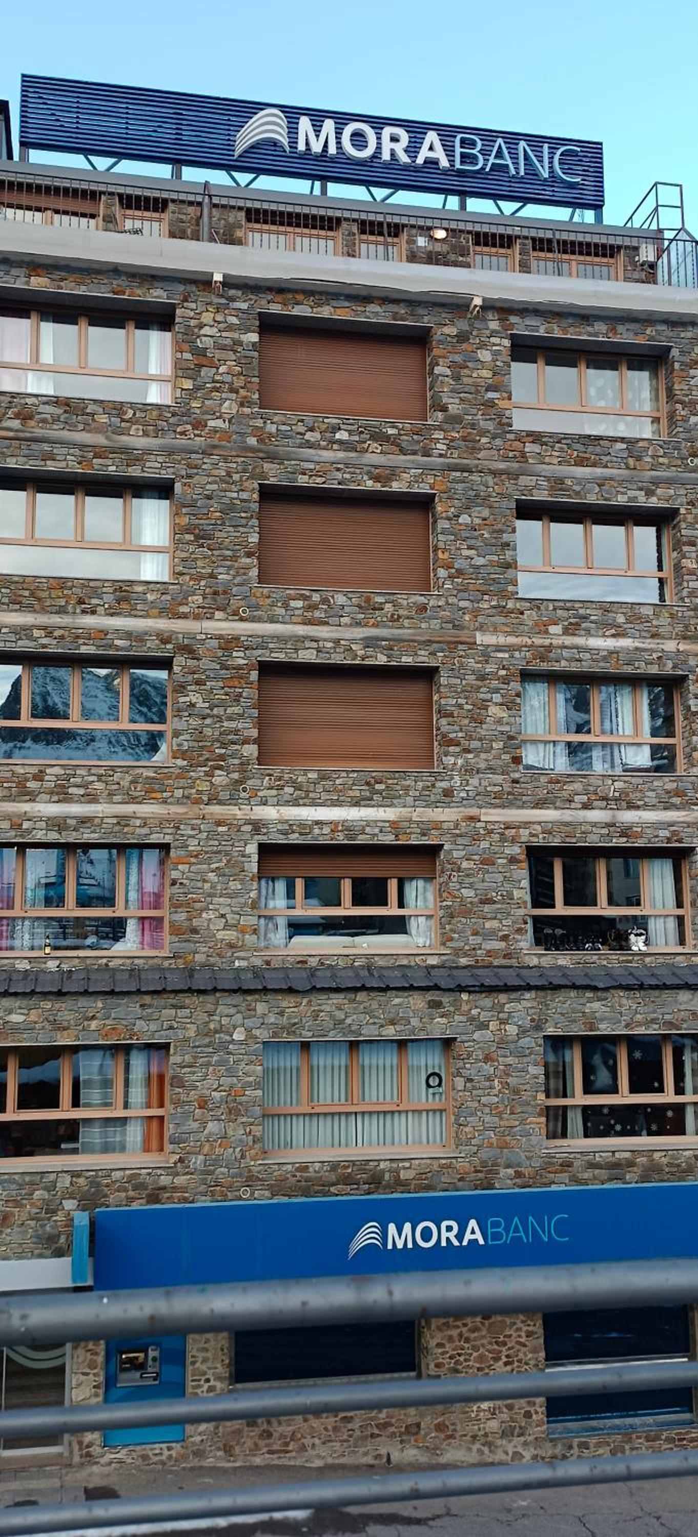 Apartamento a pie de Pistas con Parking Privado