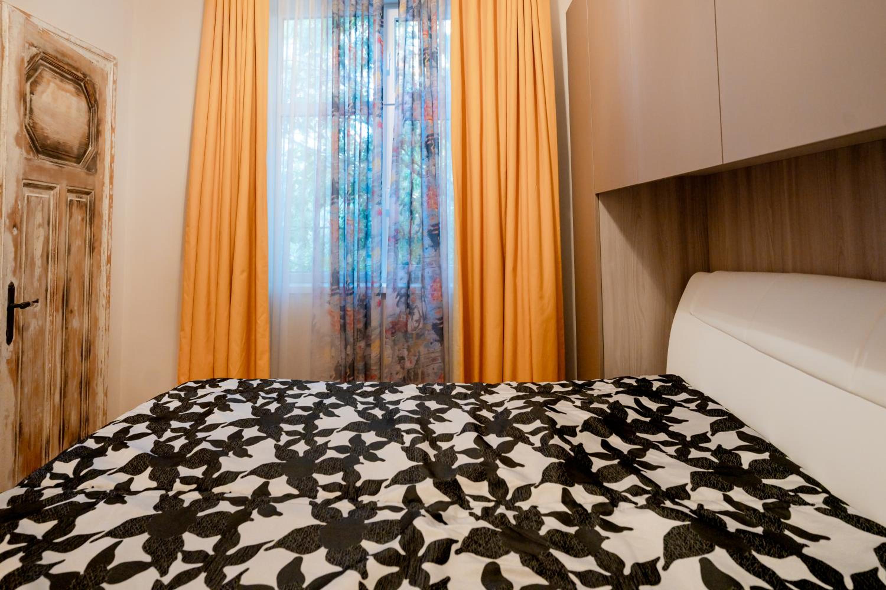 Elite place Suite