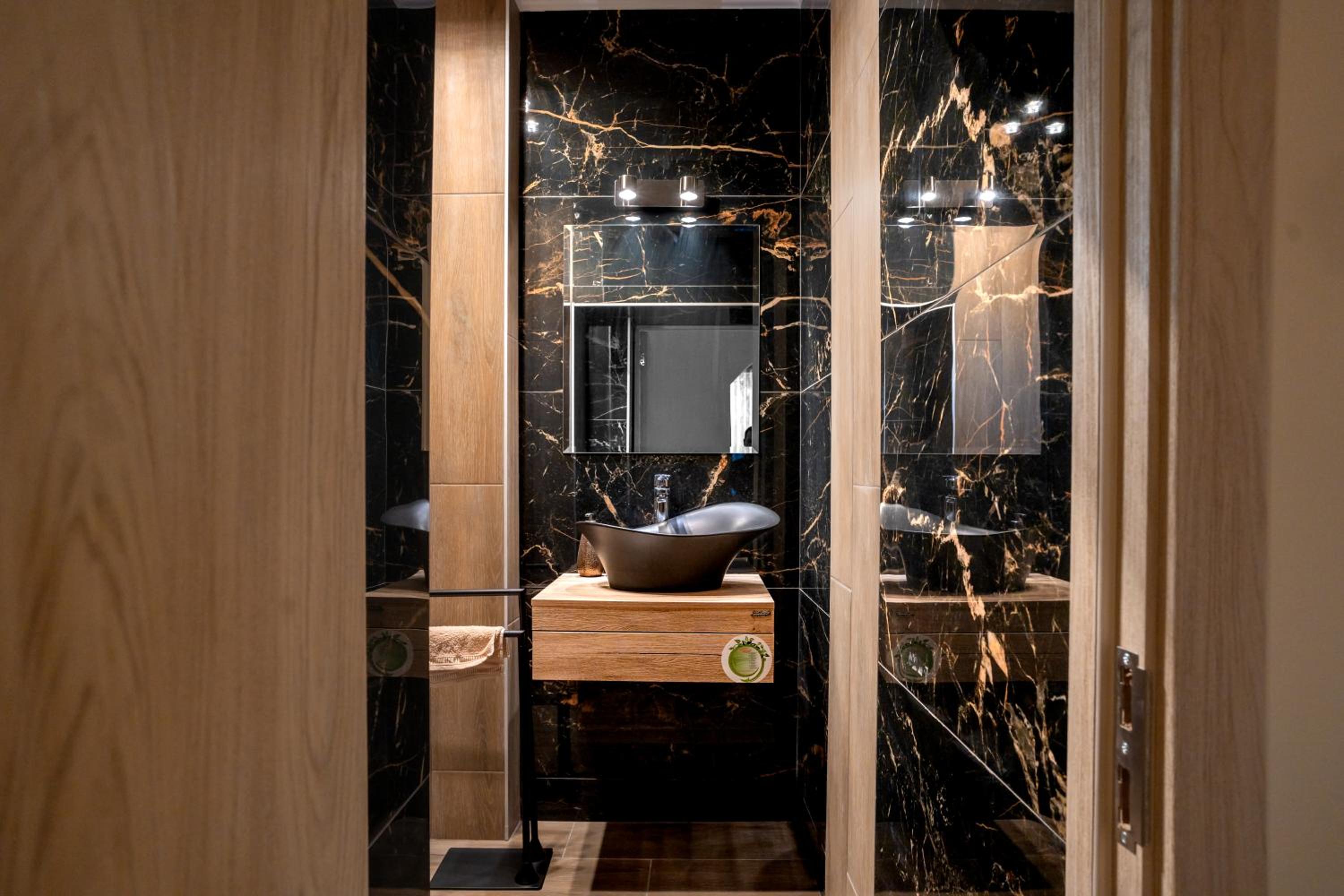 Elite place Suite