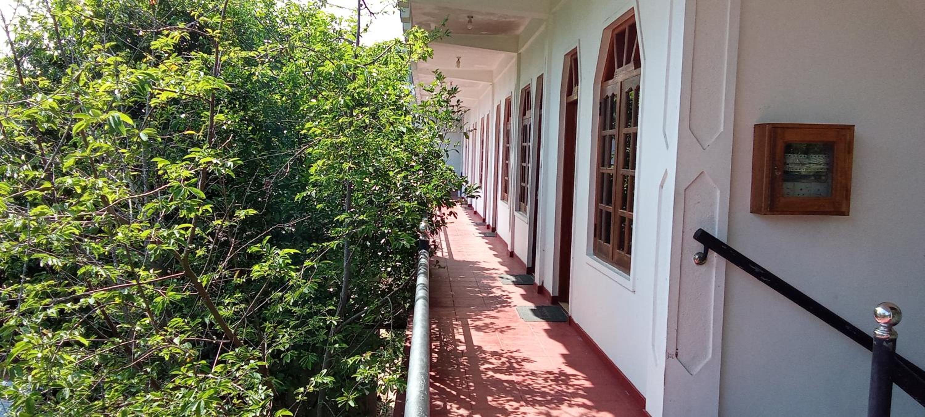 little rose inn