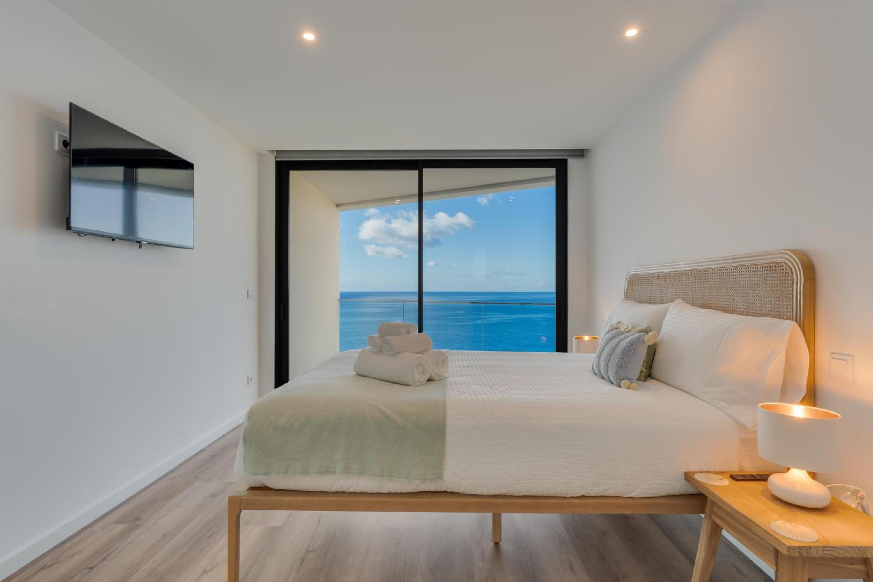 Atlantic Heights Varandas do Atlântico by Holiday Rental Madeira view 3