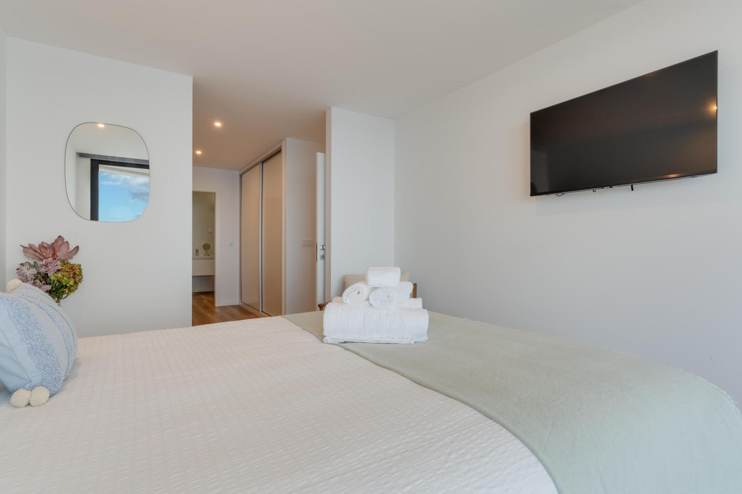 Atlantic Heights Varandas do Atlântico by Holiday Rental Madeira view 5