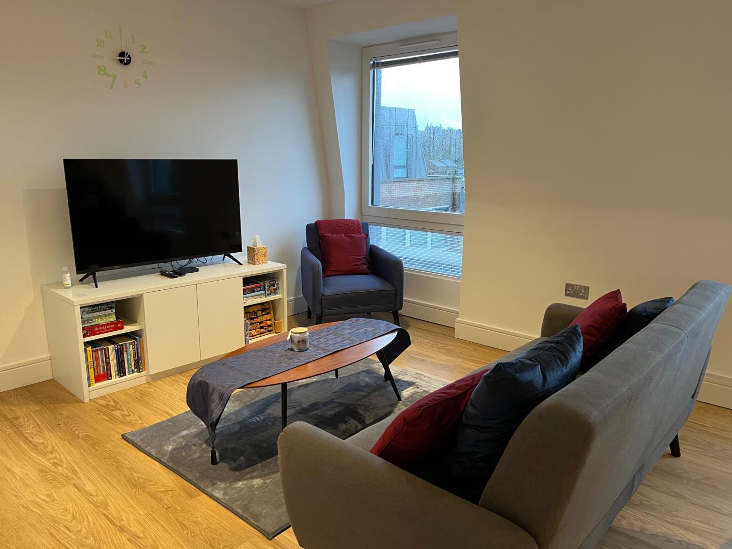 Modern retreat near Rickmansworth High St & Canal view 5