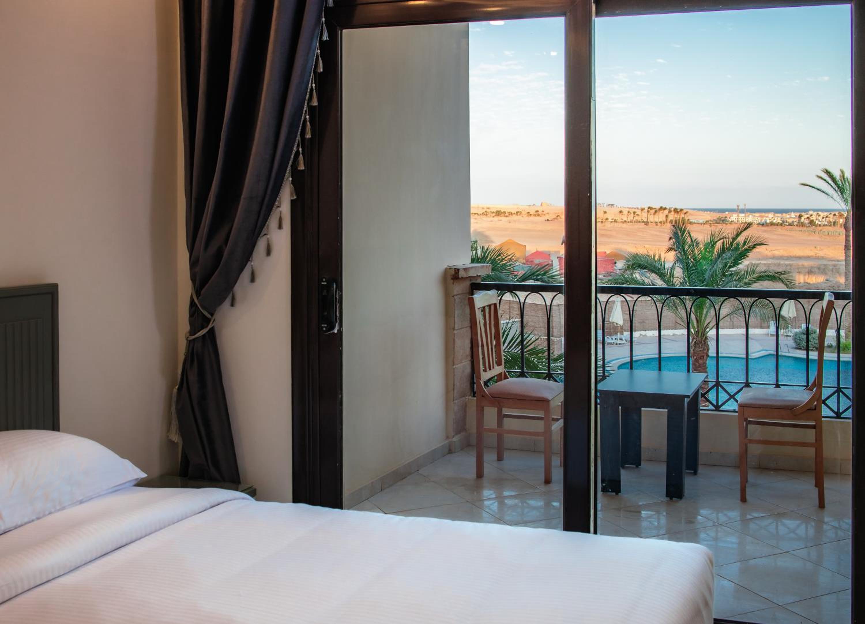 Al Saraya Sahl Hasheesh by Peaks