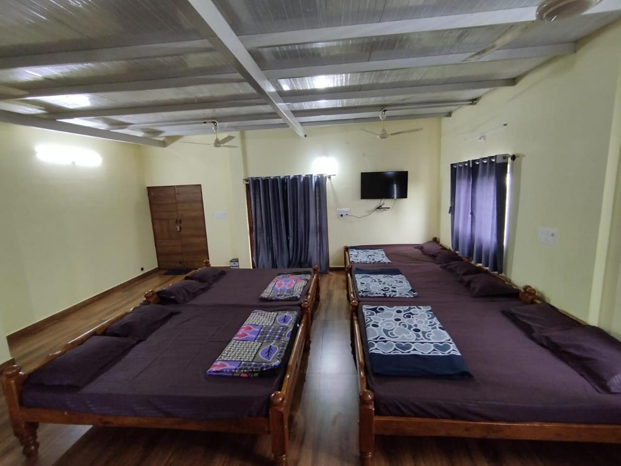 Hotel Aditi Comforts