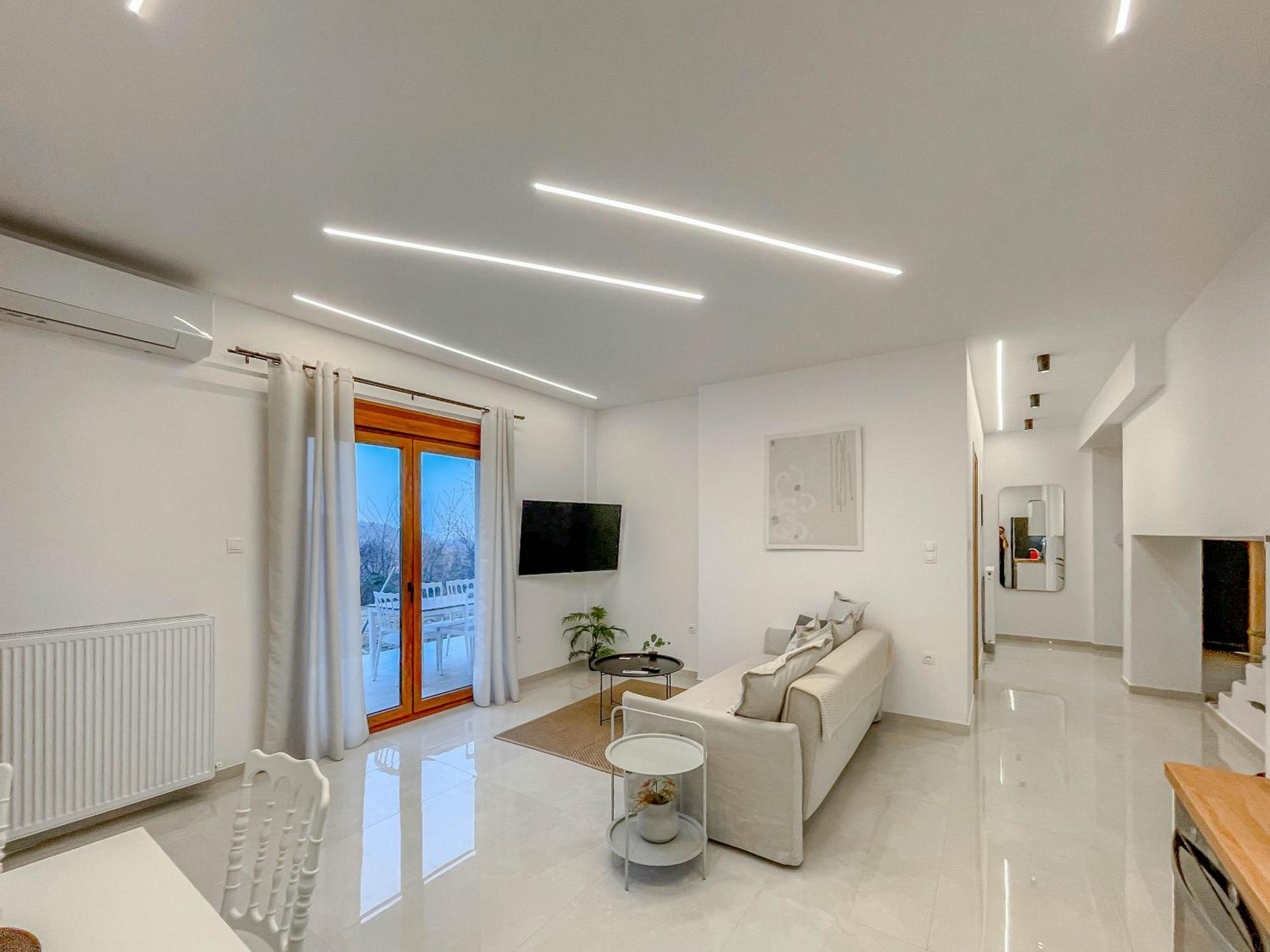 Oasis Acropolis Serres With Parking Next to Center view 2