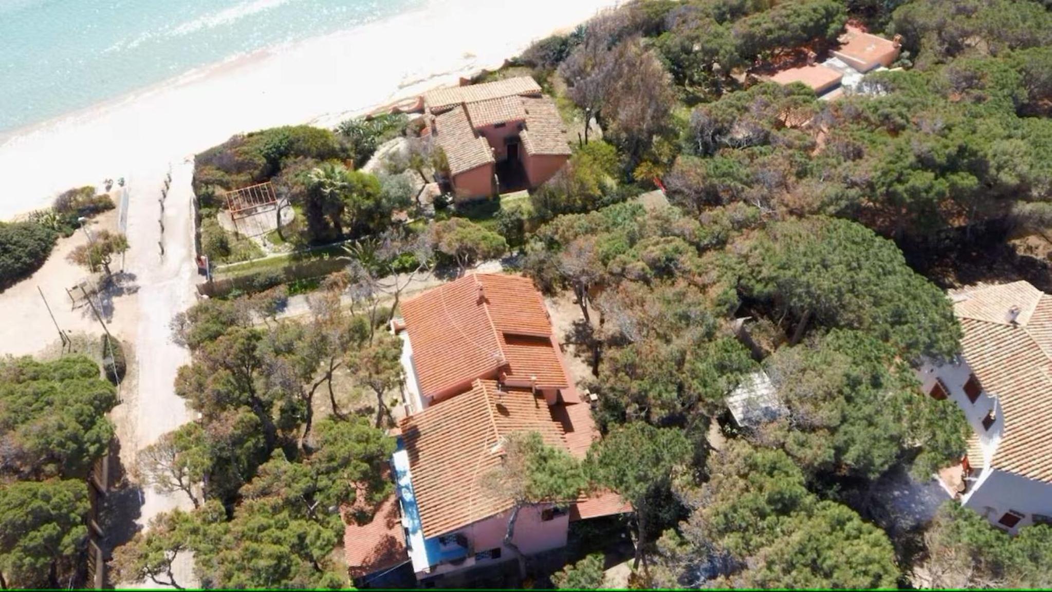 Villa Le Sirene on the beach view 2