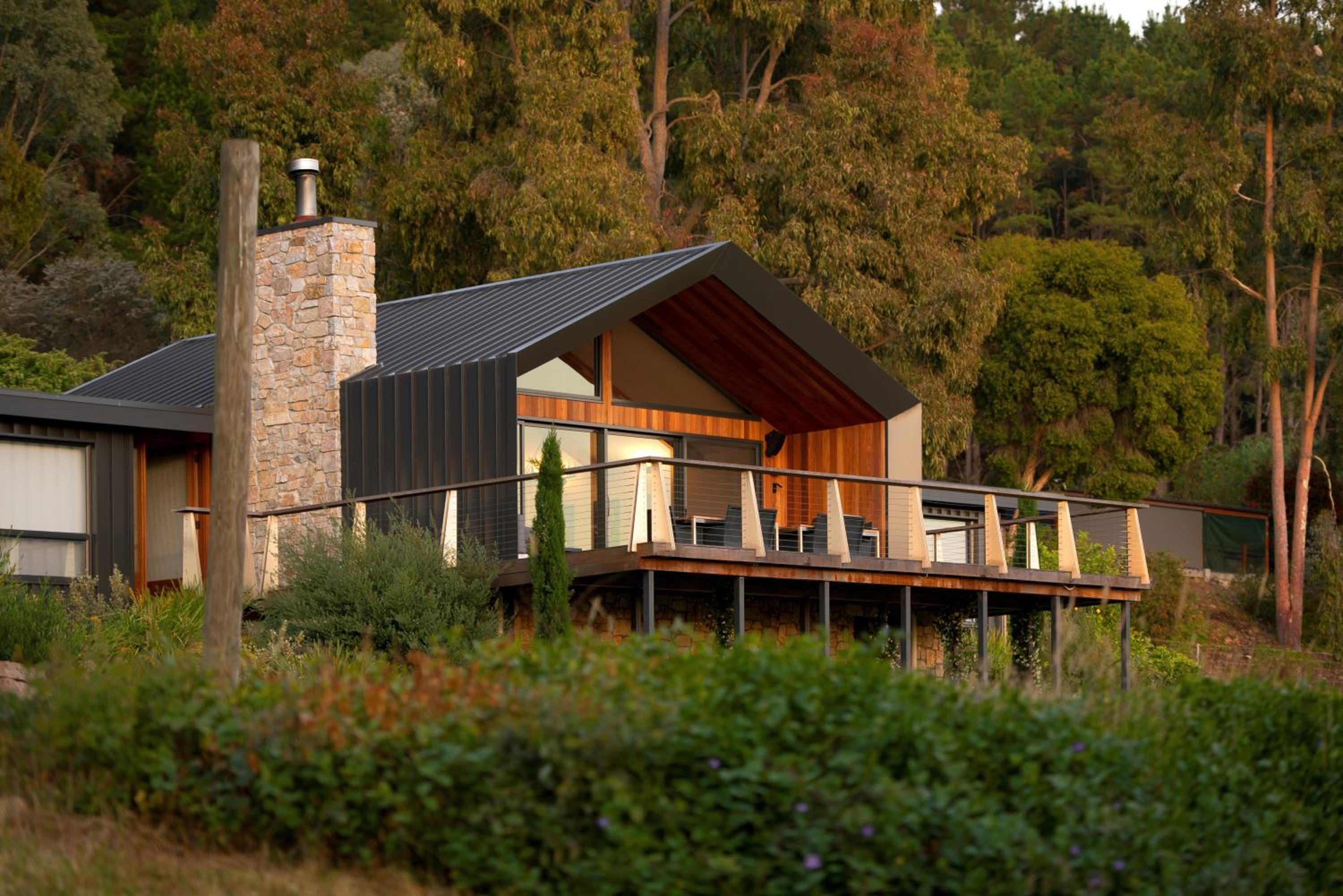 Pinewood High Country Retreat - Lake Eildon Luxe