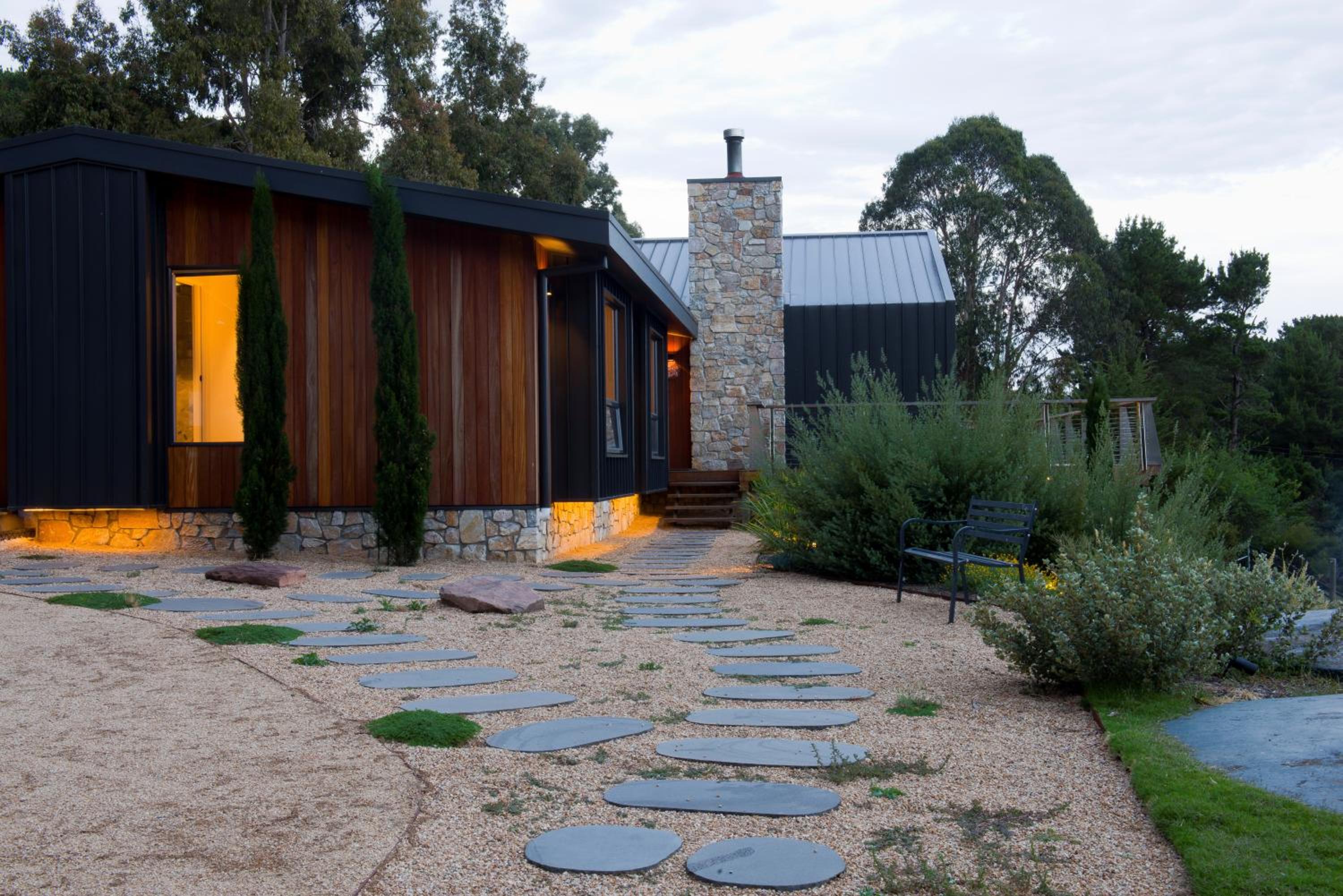 Pinewood High Country Retreat - Lake Eildon Luxe