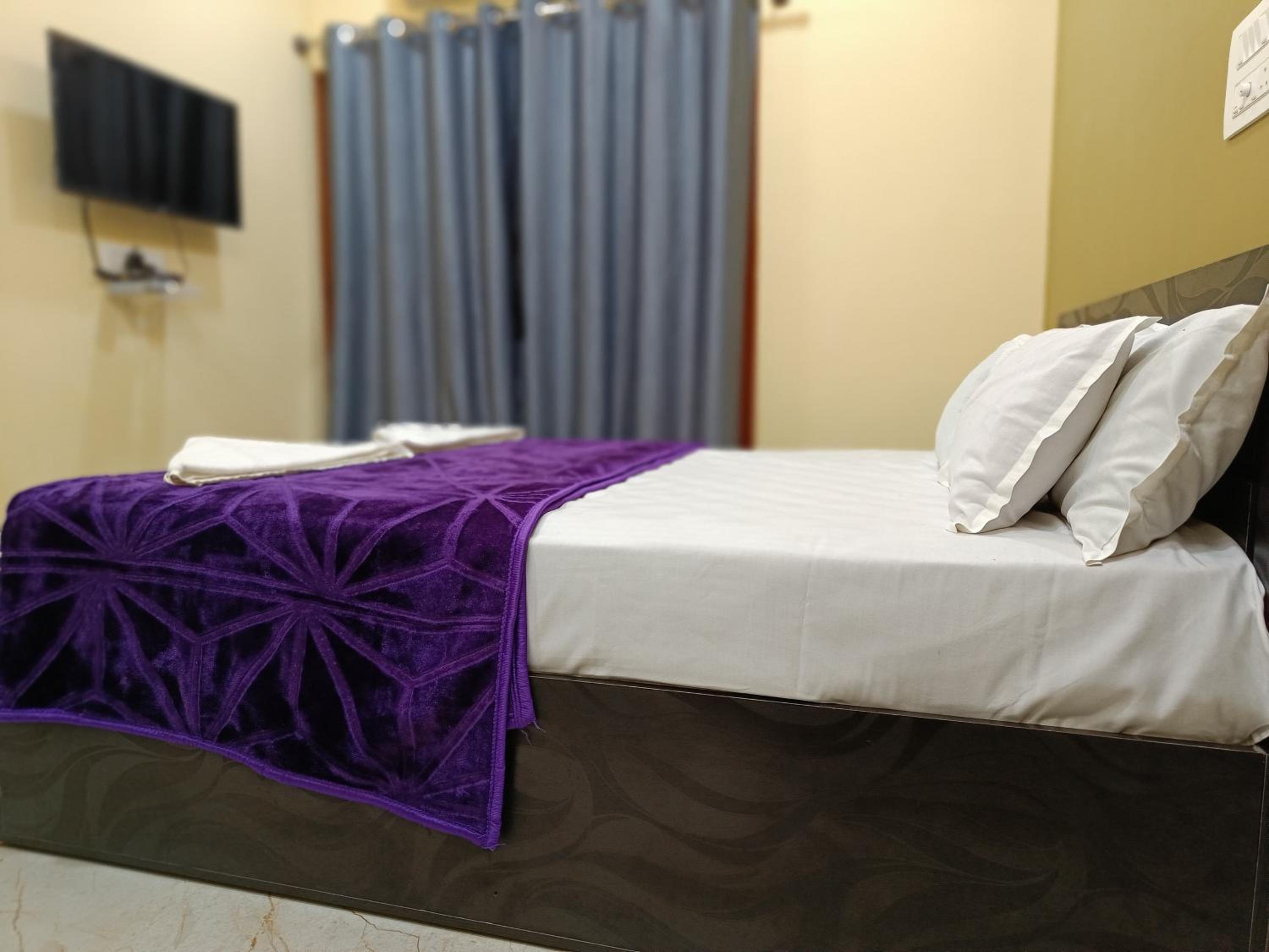 Hotel Aditi Comforts