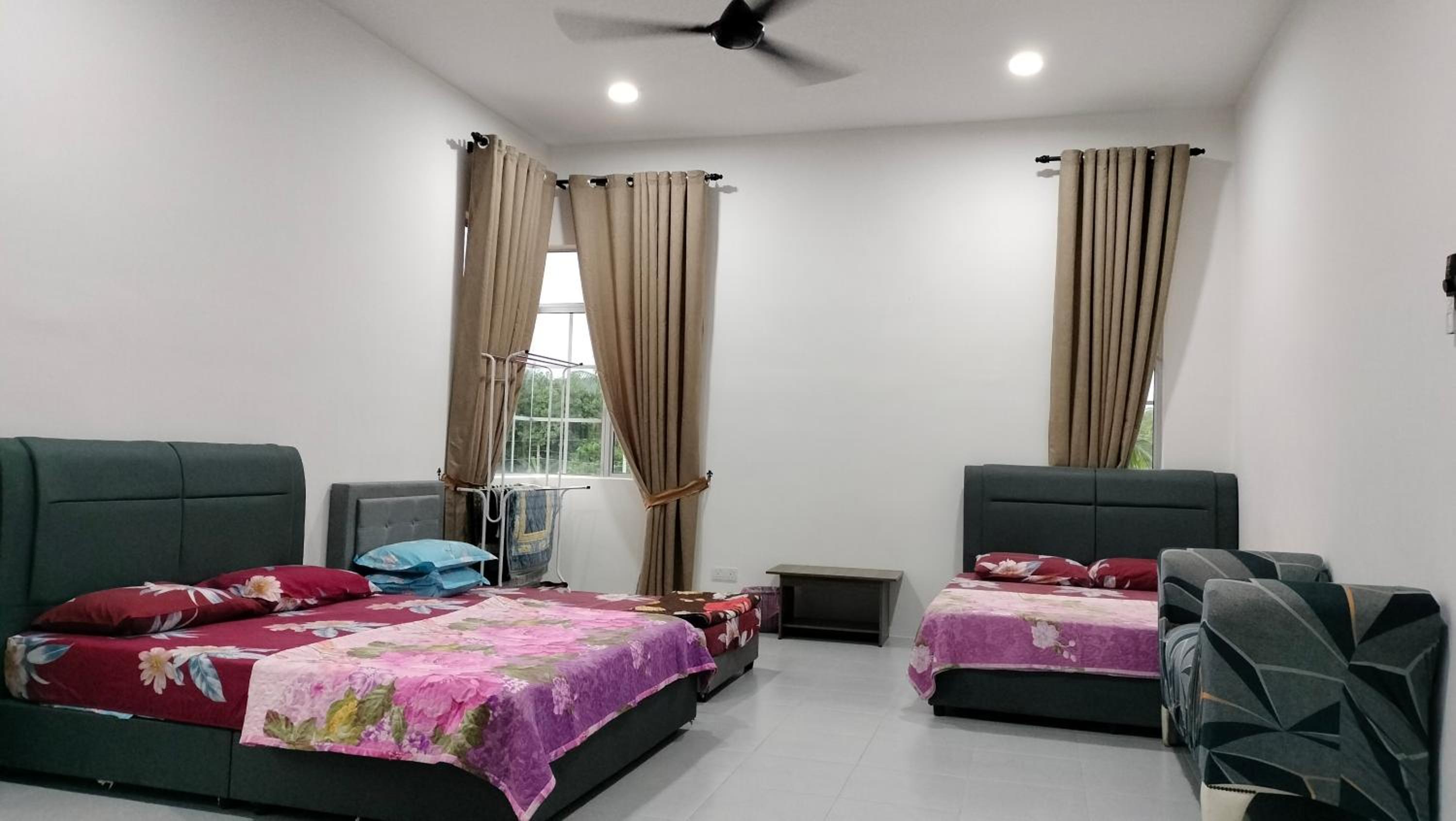 IzzaraRaiz HomeStay Taman Teja