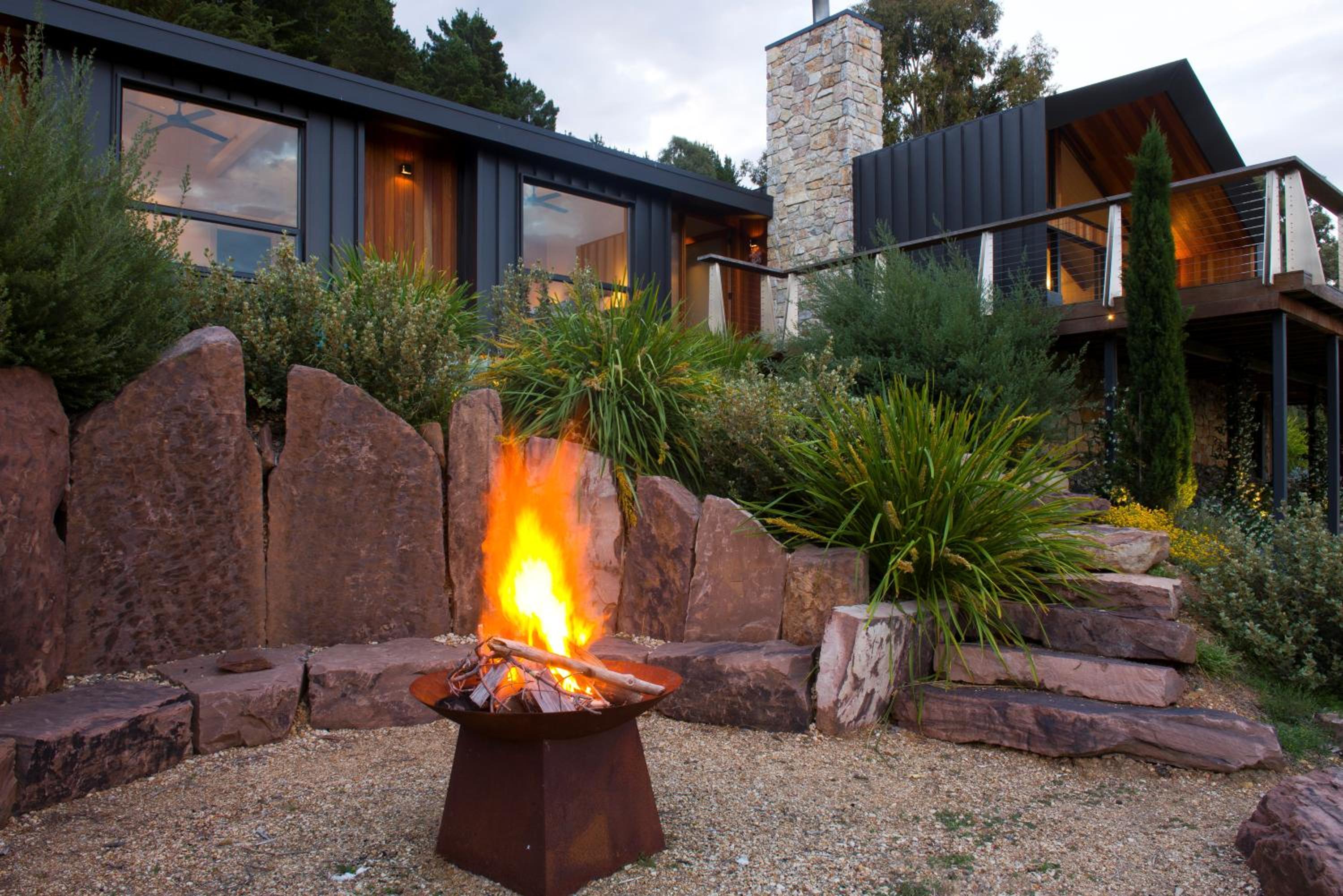 Pinewood High Country Retreat - Lake Eildon Luxe