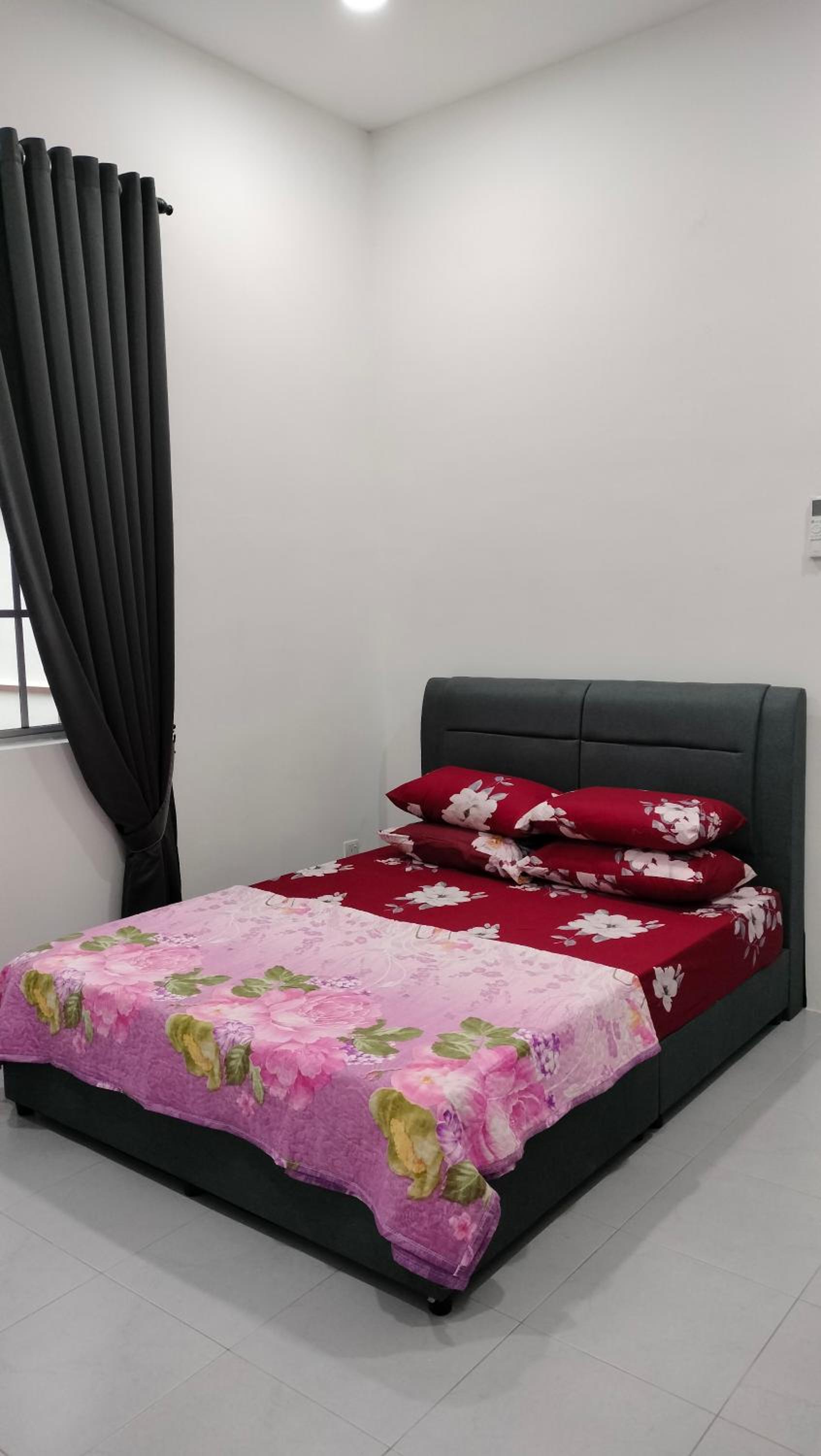 IzzaraRaiz HomeStay Taman Teja