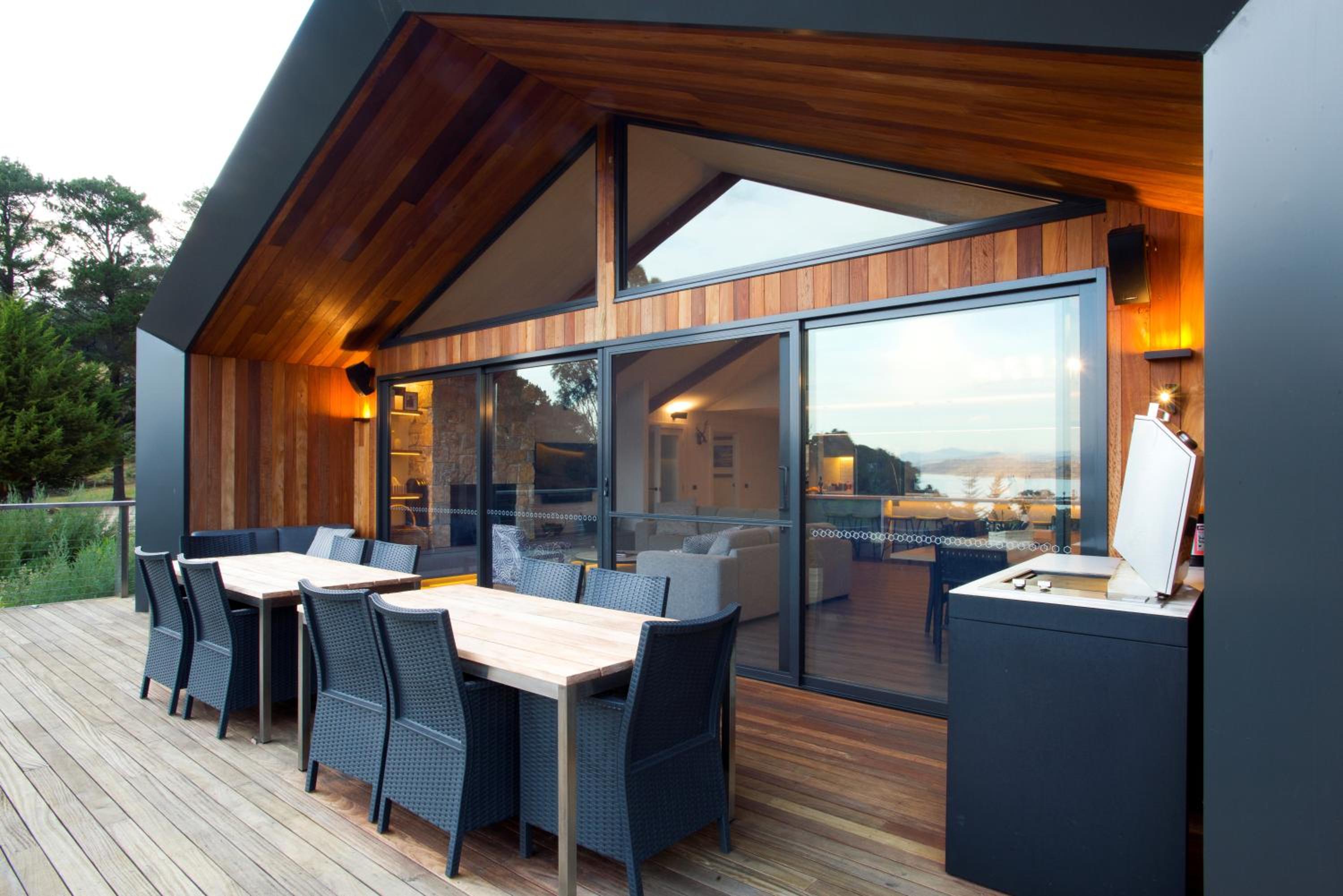 Pinewood High Country Retreat - Lake Eildon Luxe