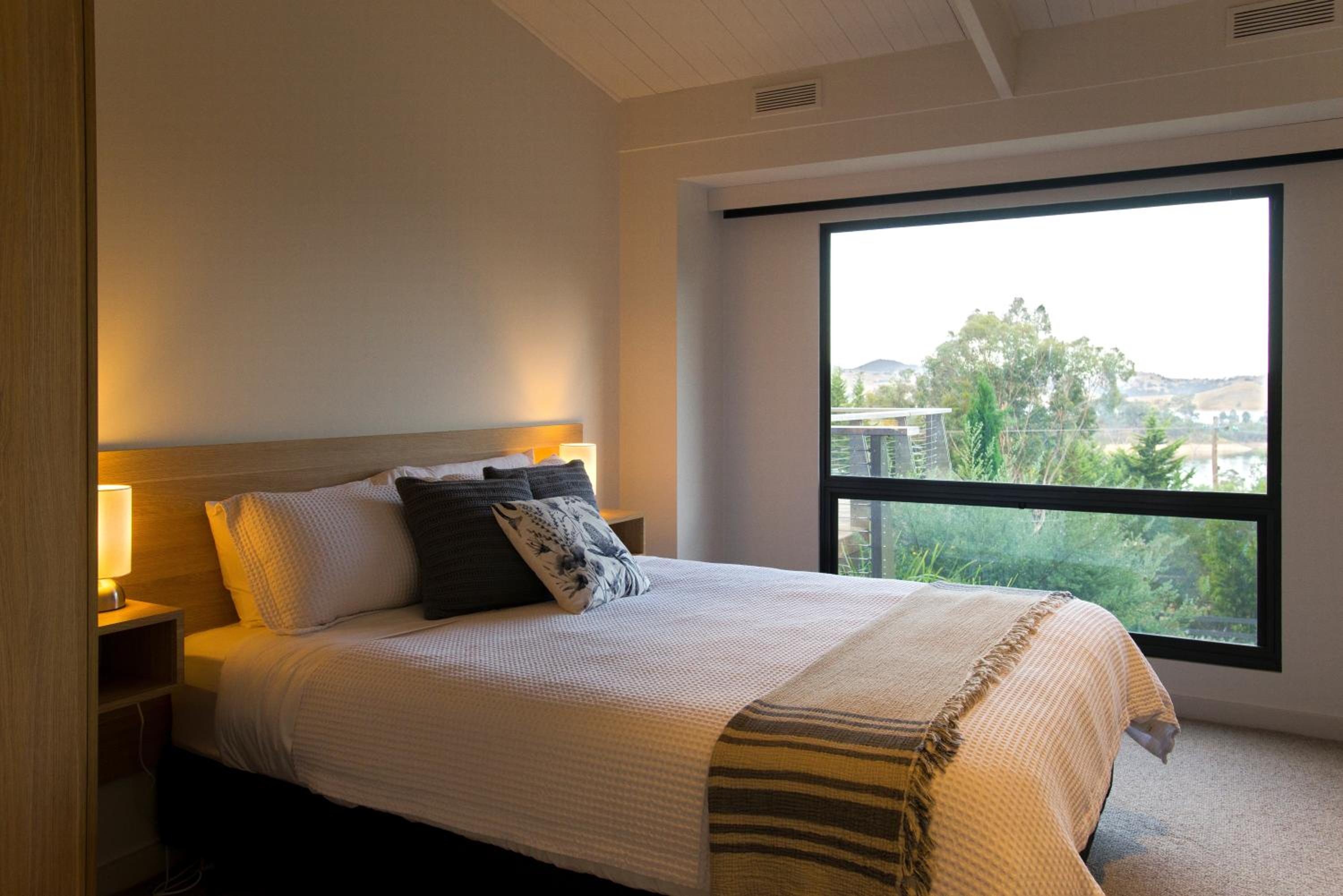 Pinewood High Country Retreat - Lake Eildon Luxe
