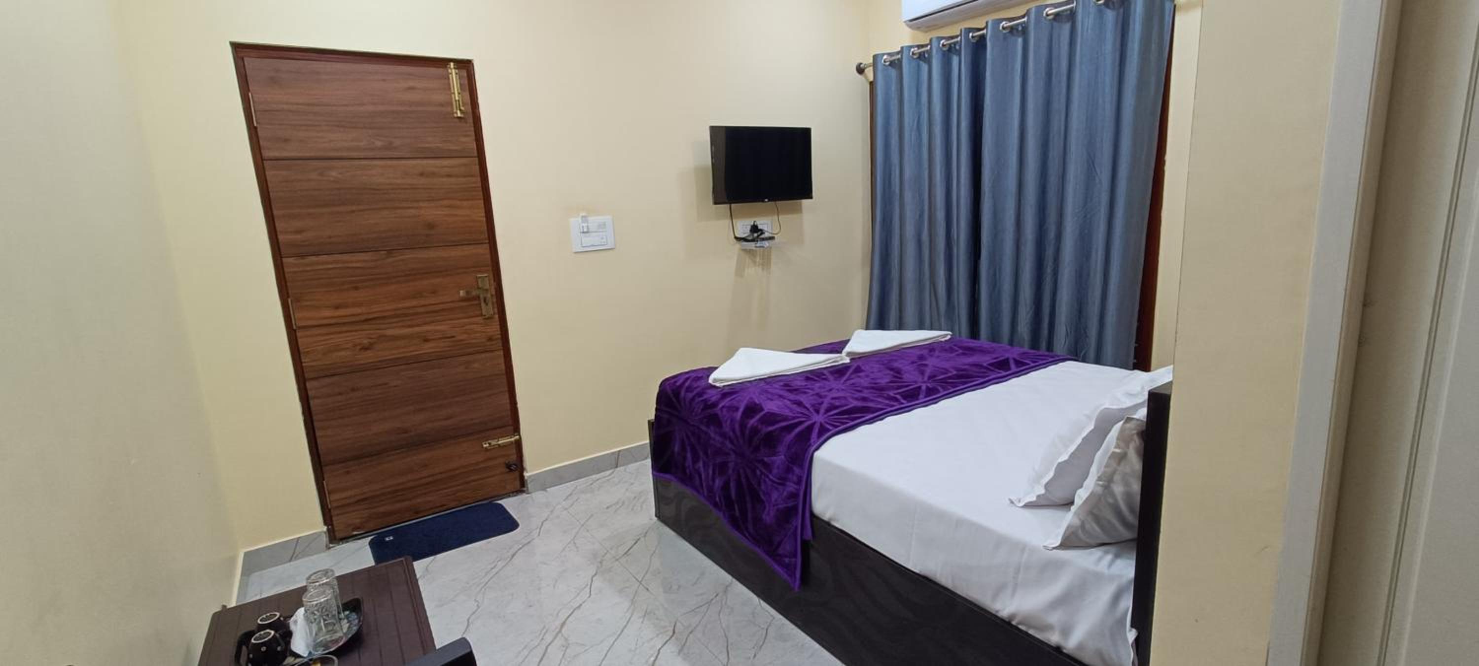 Hotel Aditi Comforts