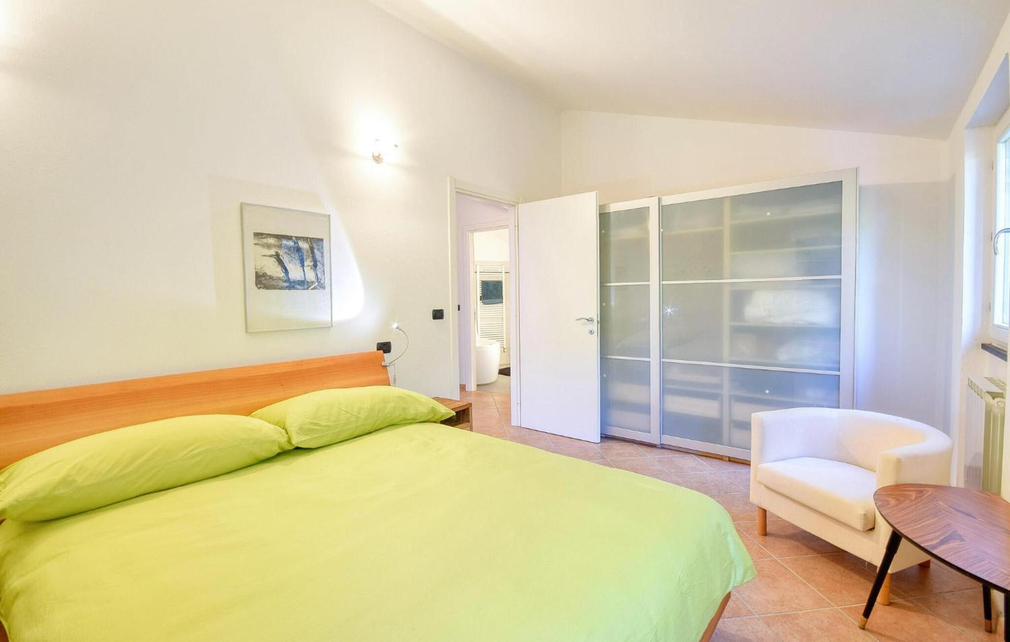 3 Bedroom Stunning Home In Ne