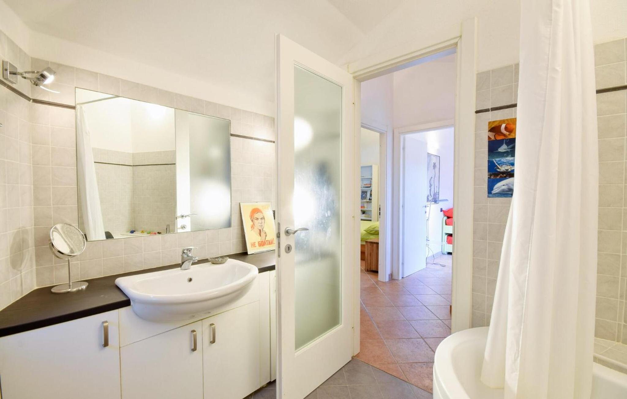 3 Bedroom Stunning Home In Ne
