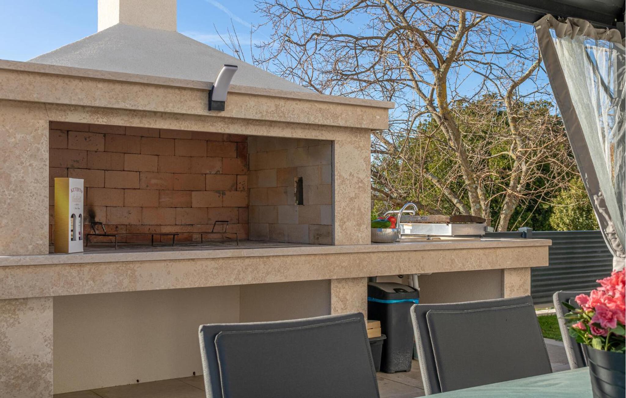 Jacuzzi And Sauna Villa view 5