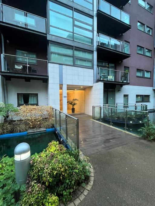 Modern Flat in Battersea — London