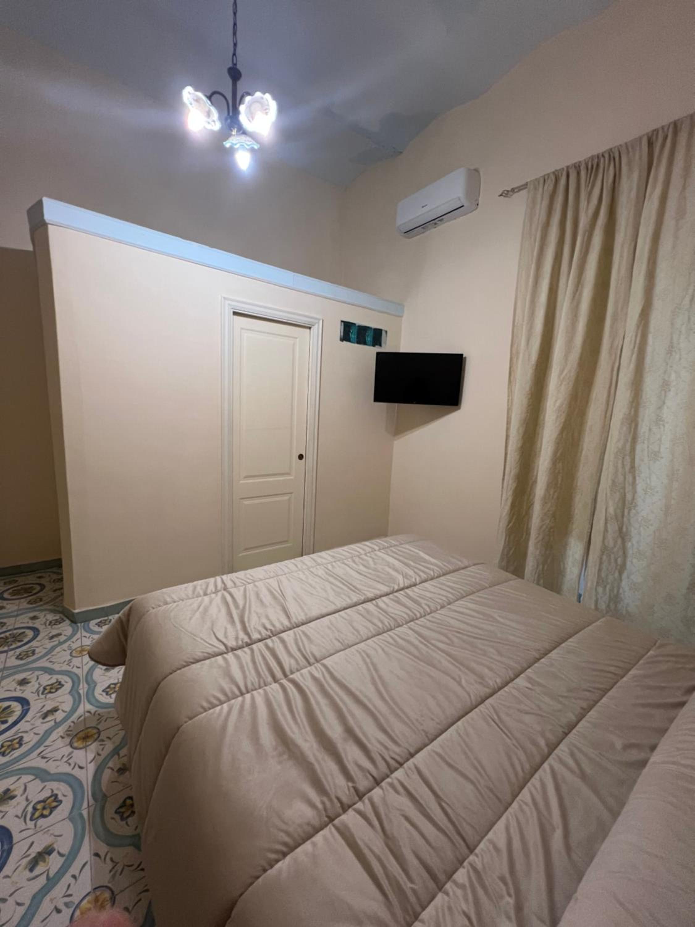 Beb Rosy en Naples — hotel room