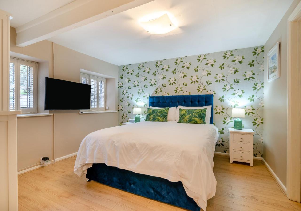 4 Bed in Nether Stowey oc-c30195
