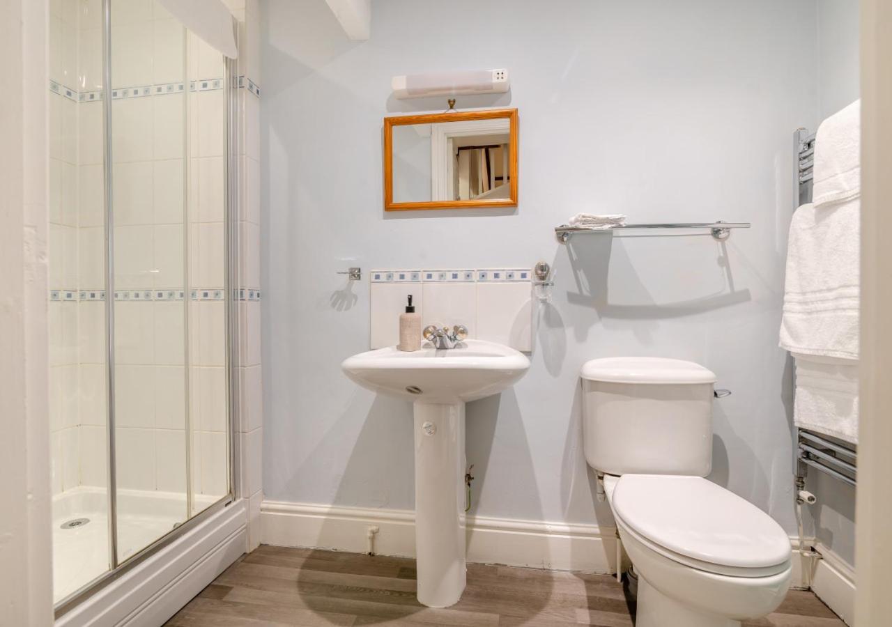 4 Bed in Nether Stowey oc-c30195