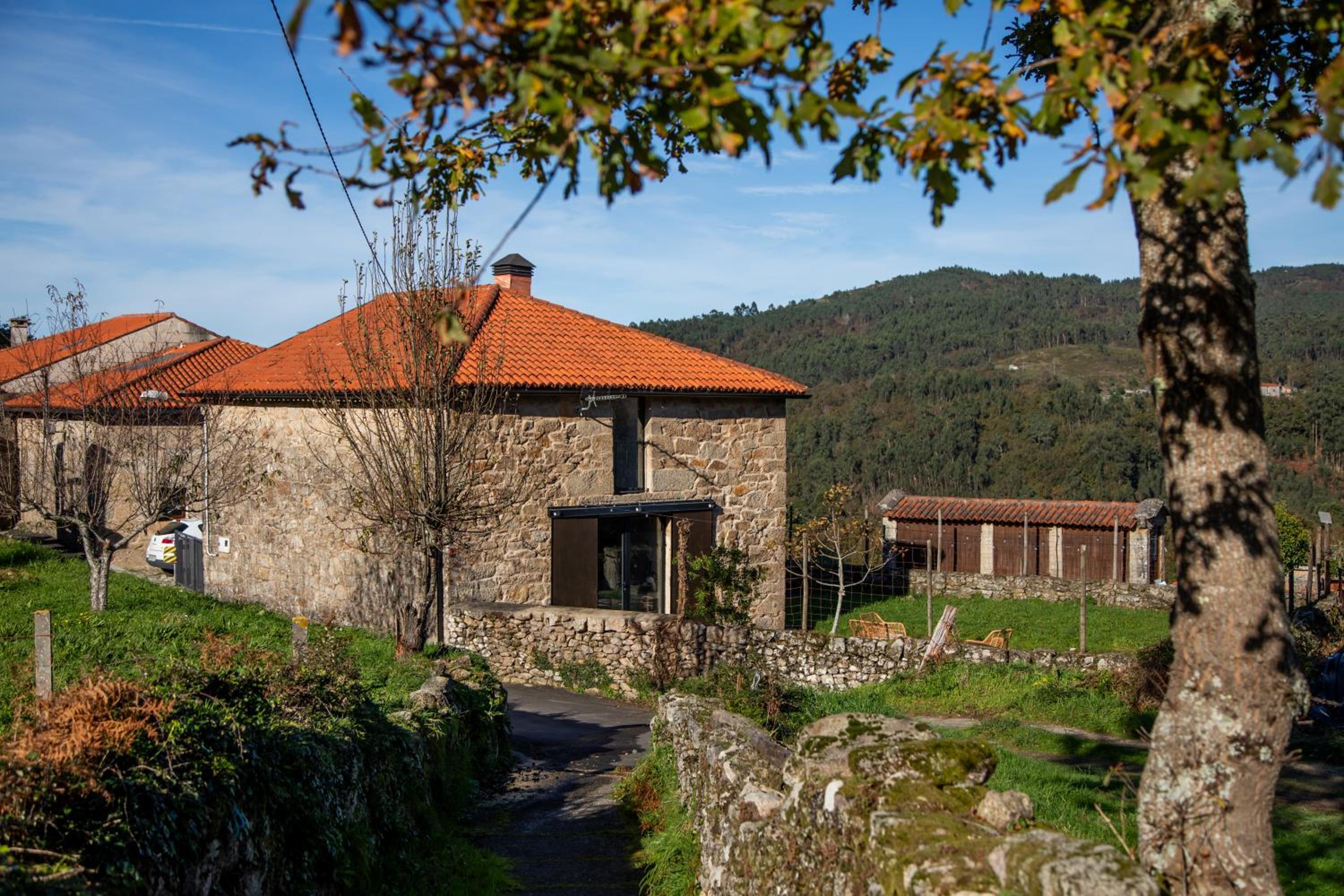 Vive una escapada rural con alma, cerca de todo y lejos del ruido
