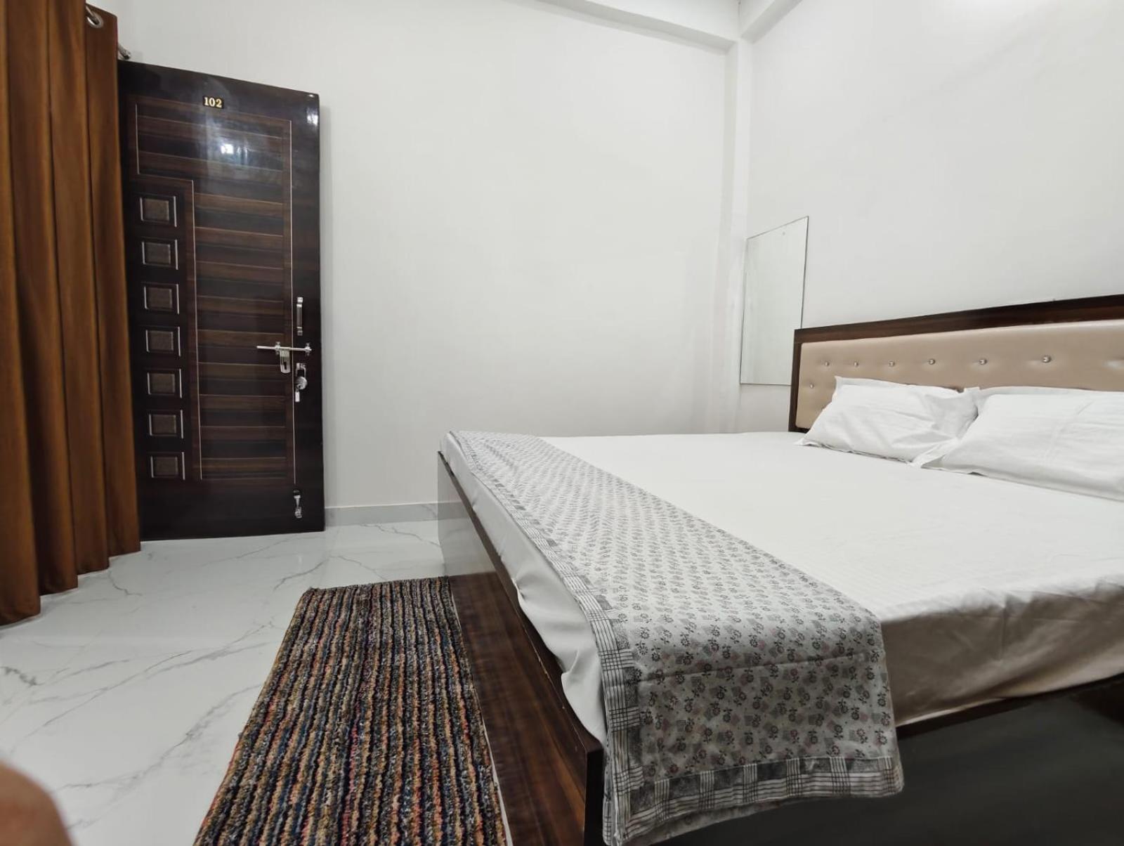 Bharat Raj Homestay By GRB