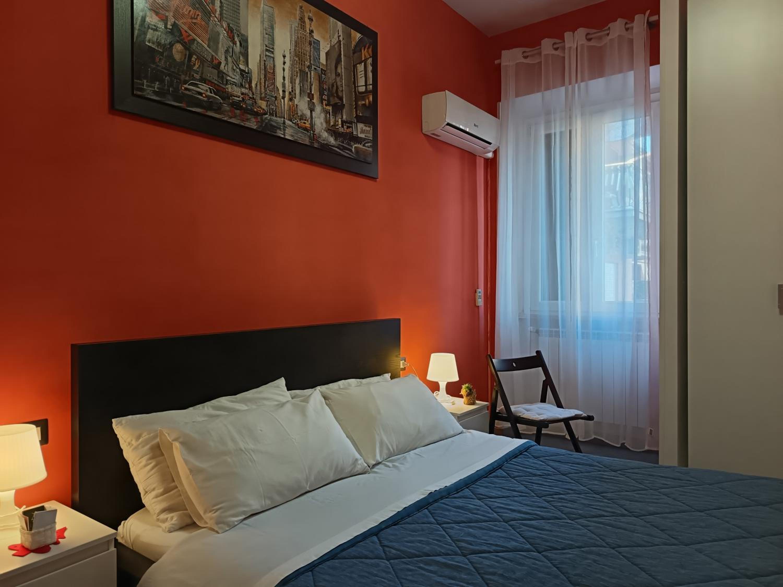 Adriatic Room 50 m dalla stazione Ferroviaria di Ciampino e dalla navetta aeroportuale