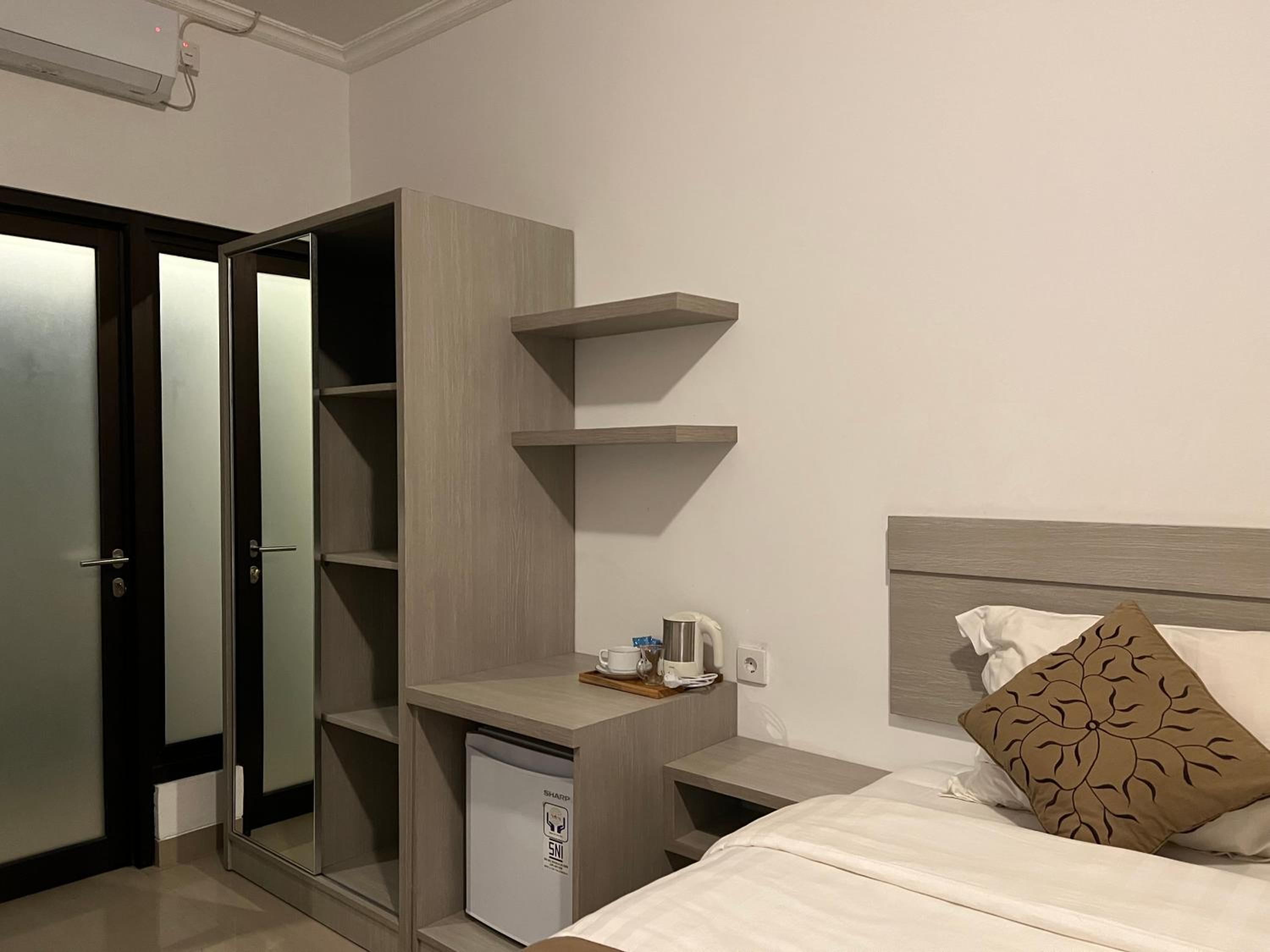Photo 12