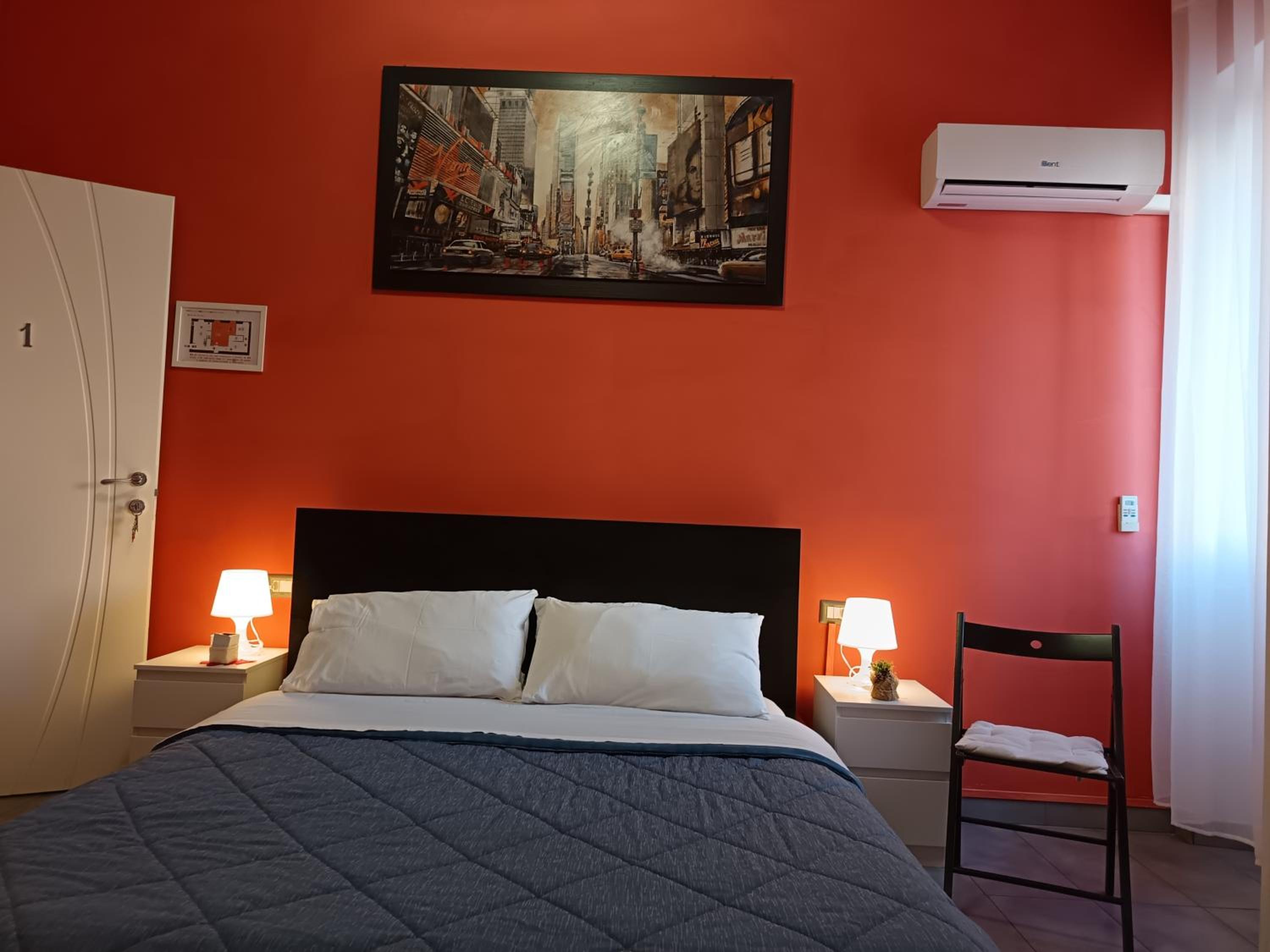 Adriatic Room 50 m dalla stazione Ferroviaria di Ciampino e dalla navetta aeroportuale