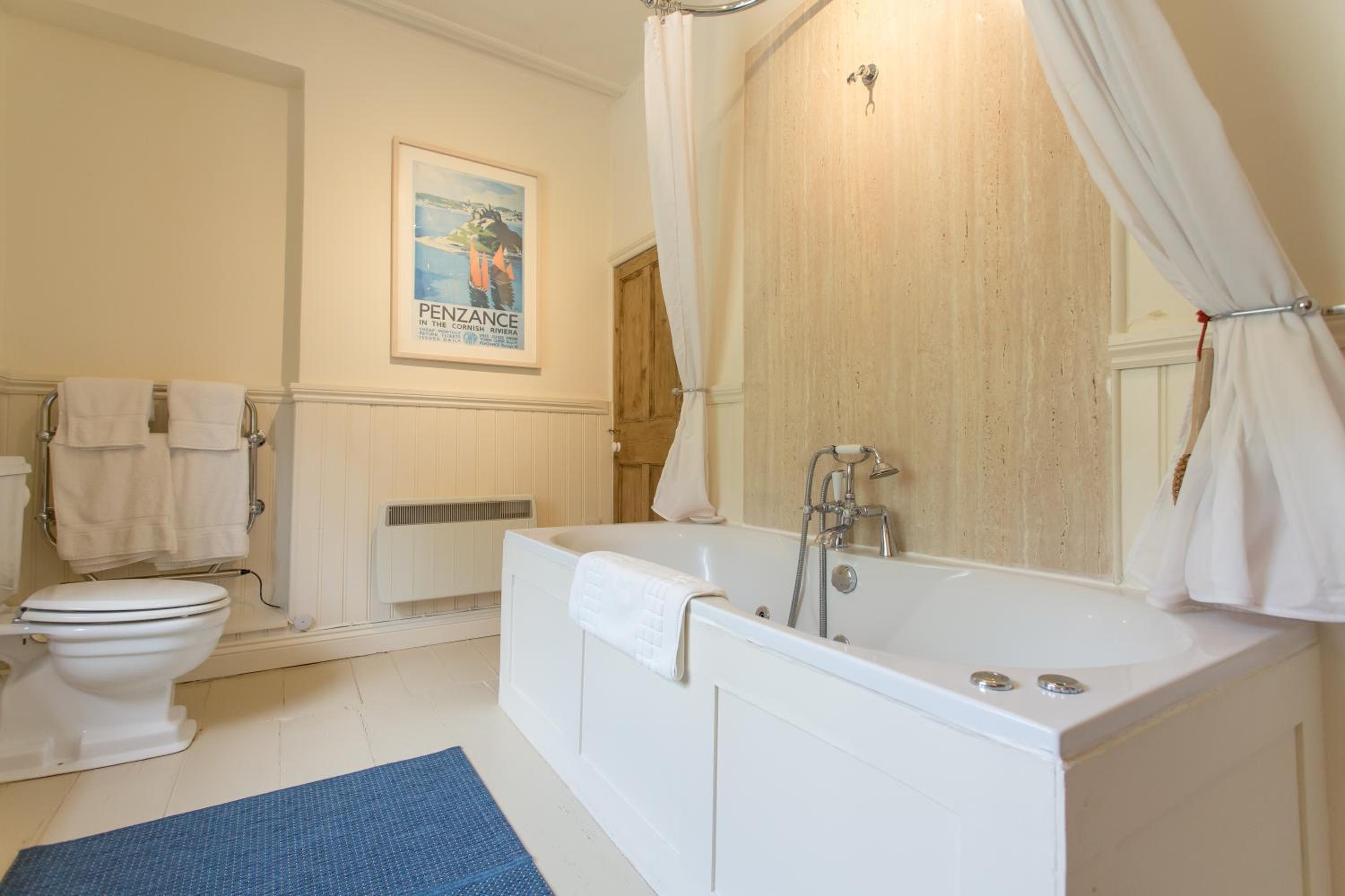 Romantic cottage with fantastic coastal views view 5
