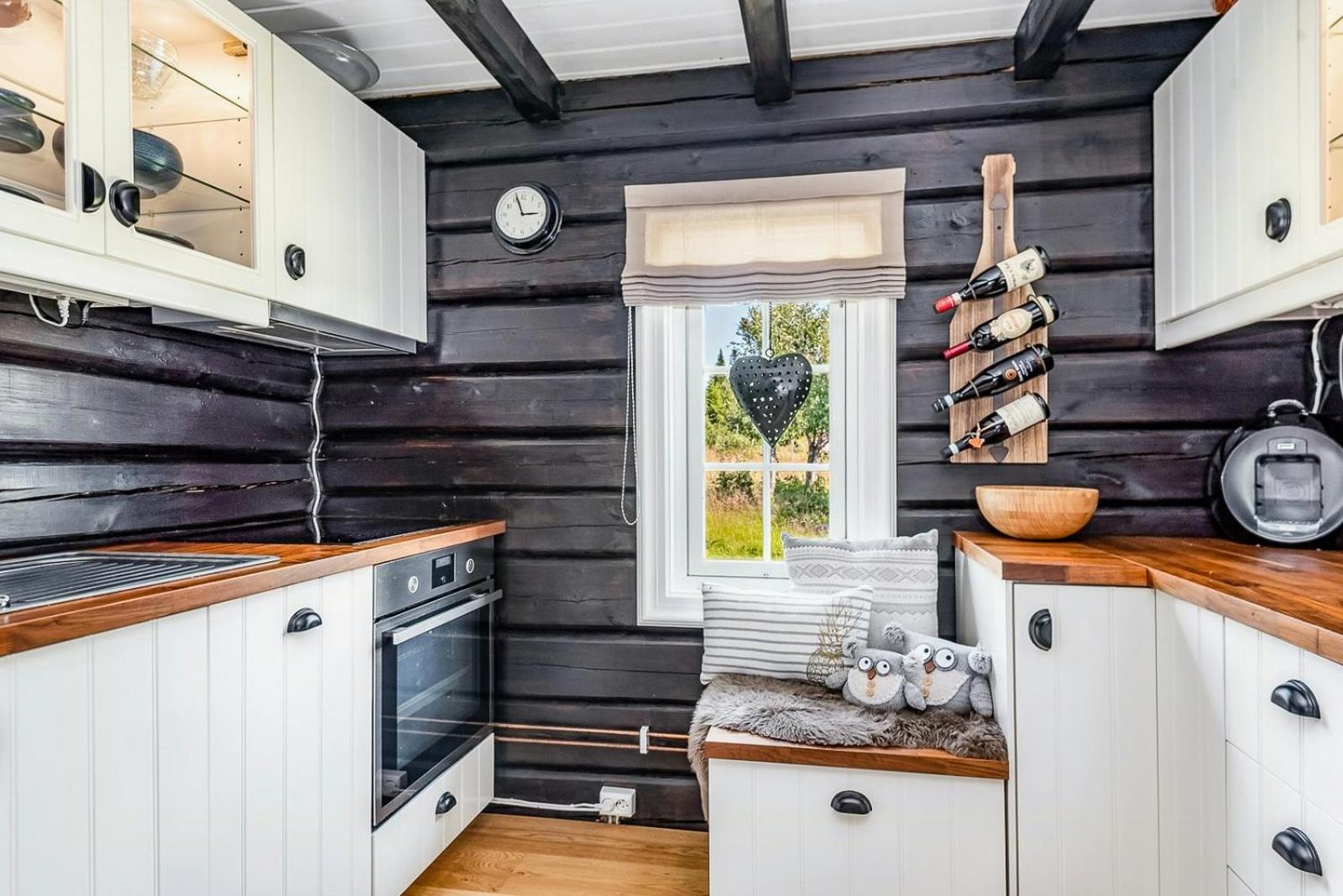 Family-Friendly Log Cabin With Panoramic View view 3