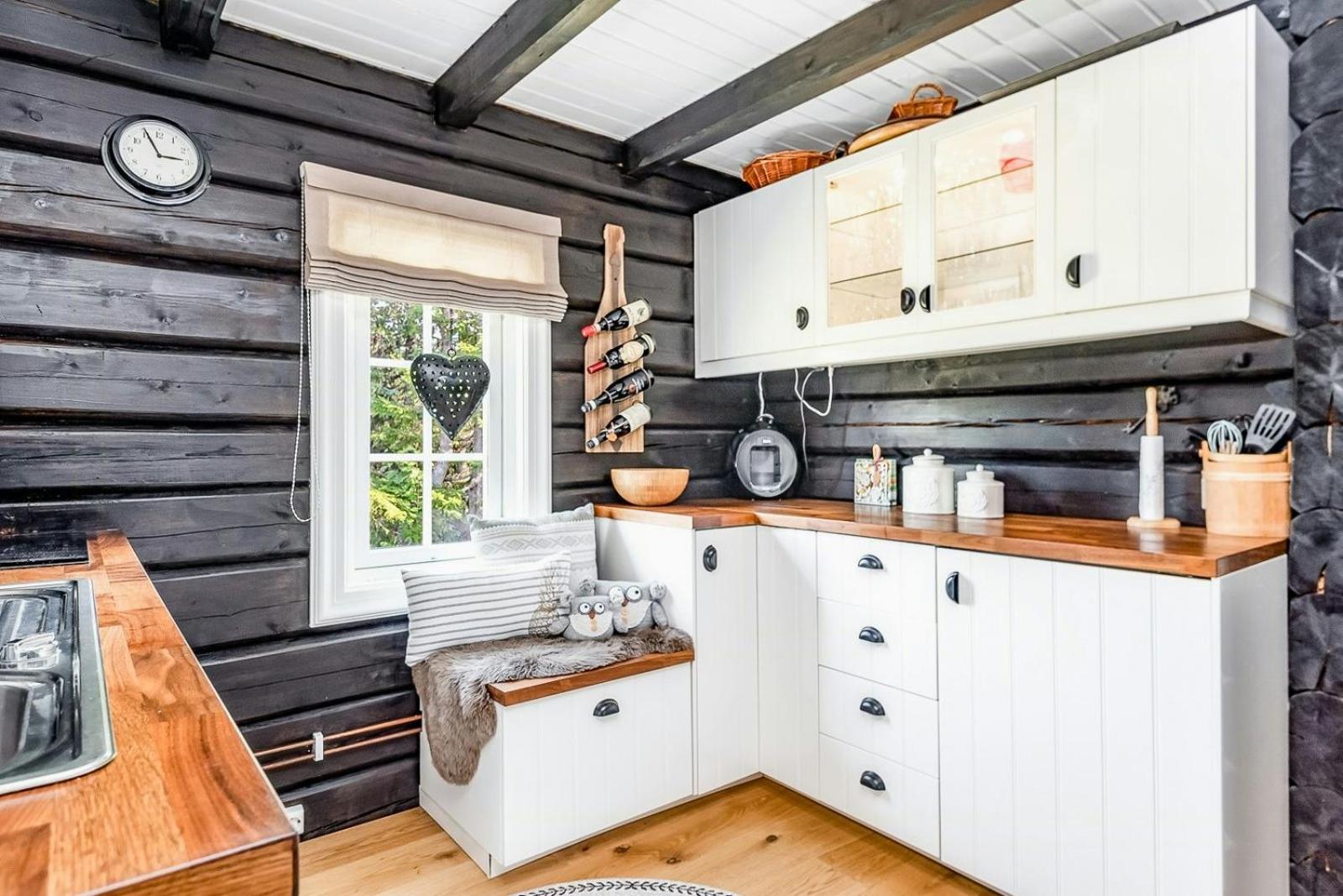 Family-Friendly Log Cabin With Panoramic View view 4