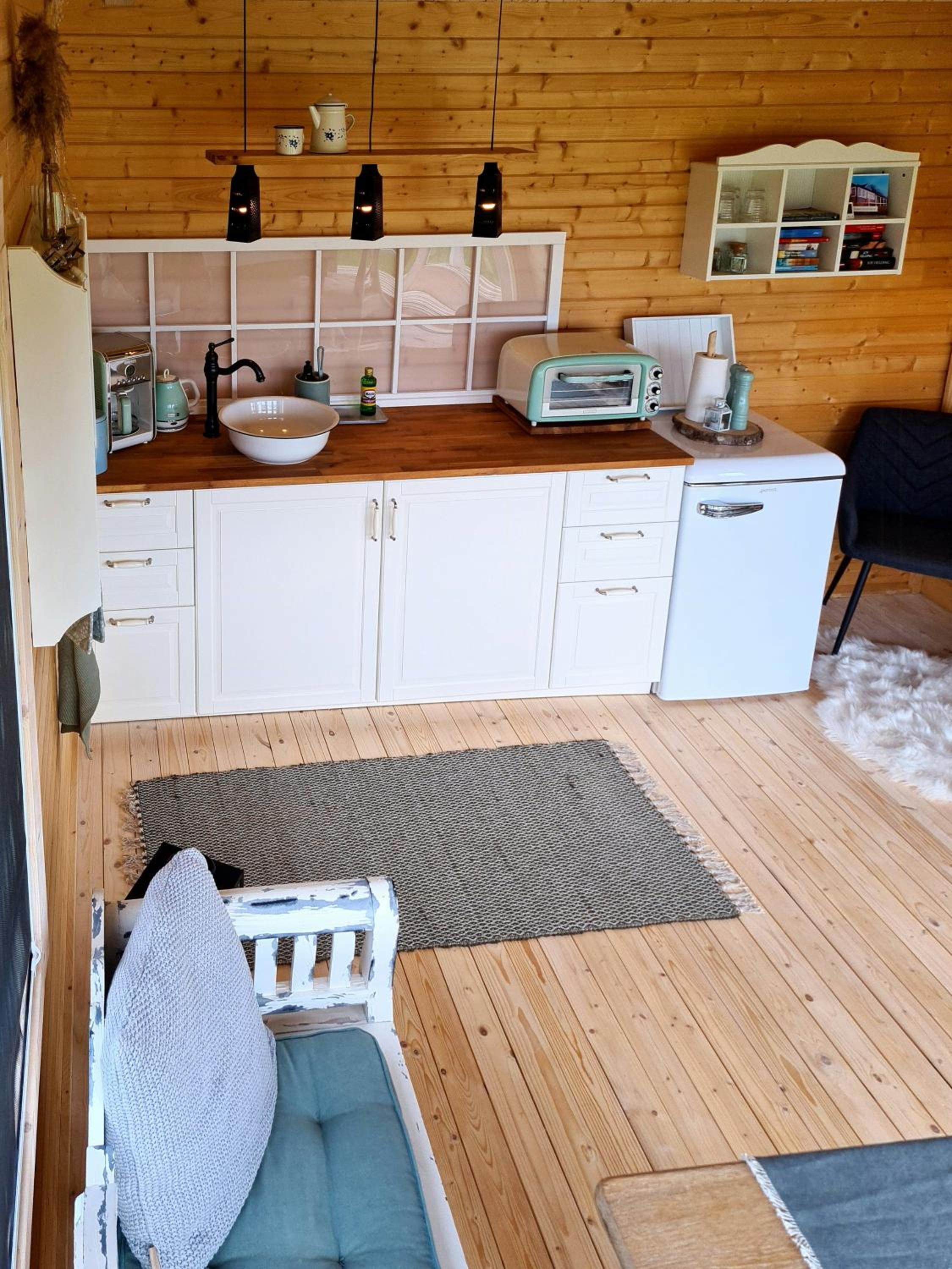 Idyllic Alpaca Cabin Overlooking The Alpaca Fold