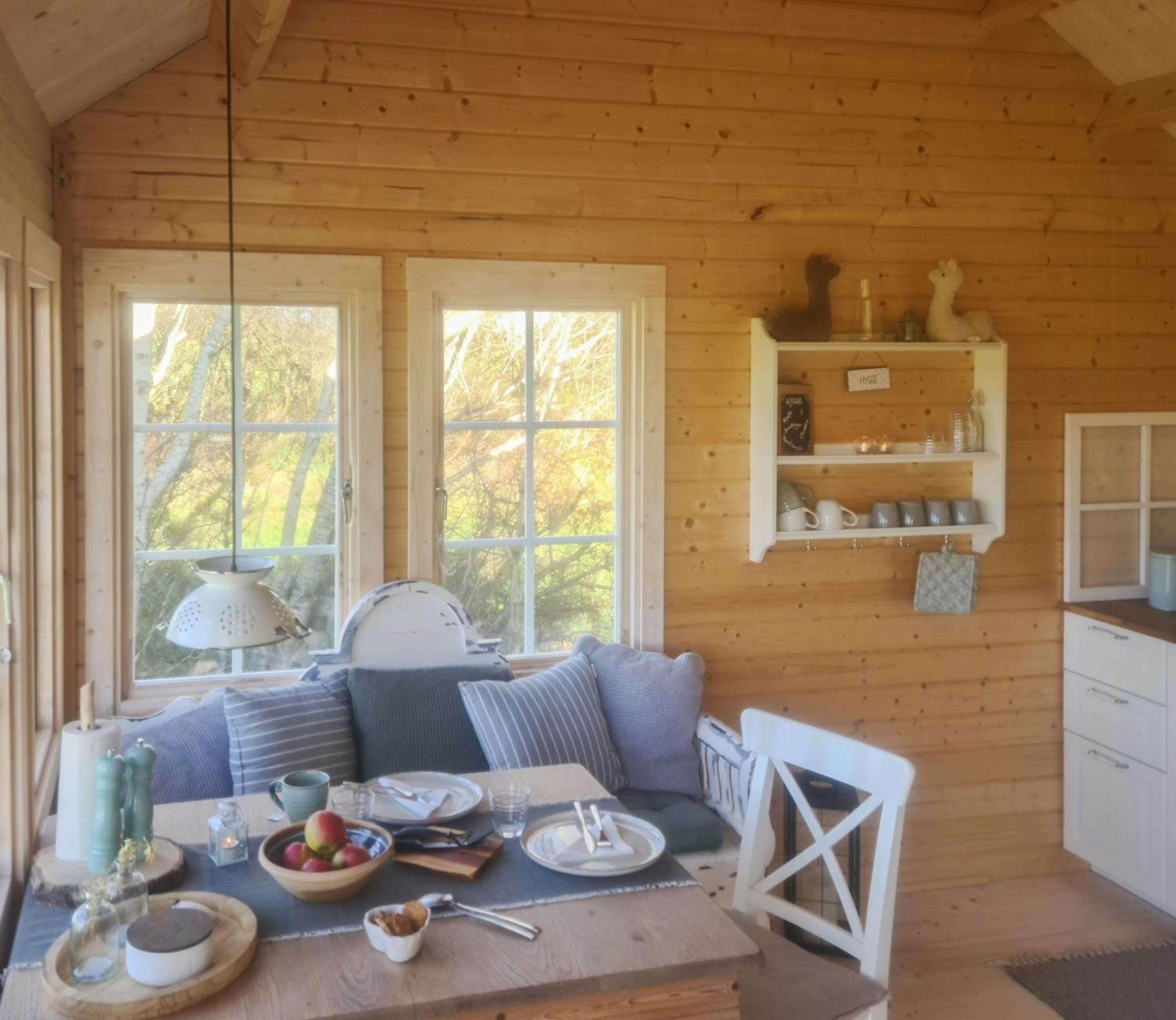 Idyllic Alpaca Cabin Overlooking The Alpaca Fold
