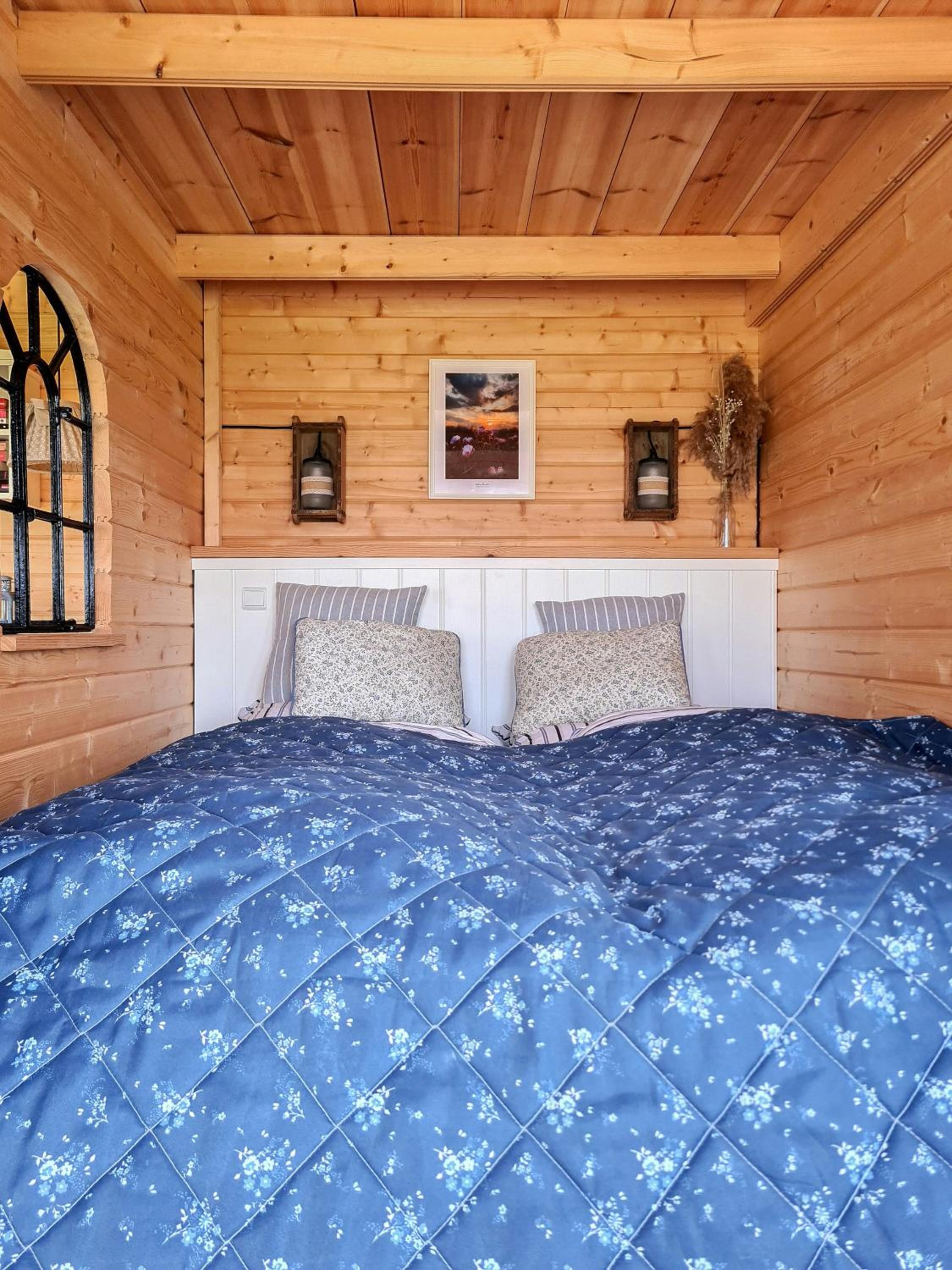 Idyllic Alpaca Cabin Overlooking The Alpaca Fold